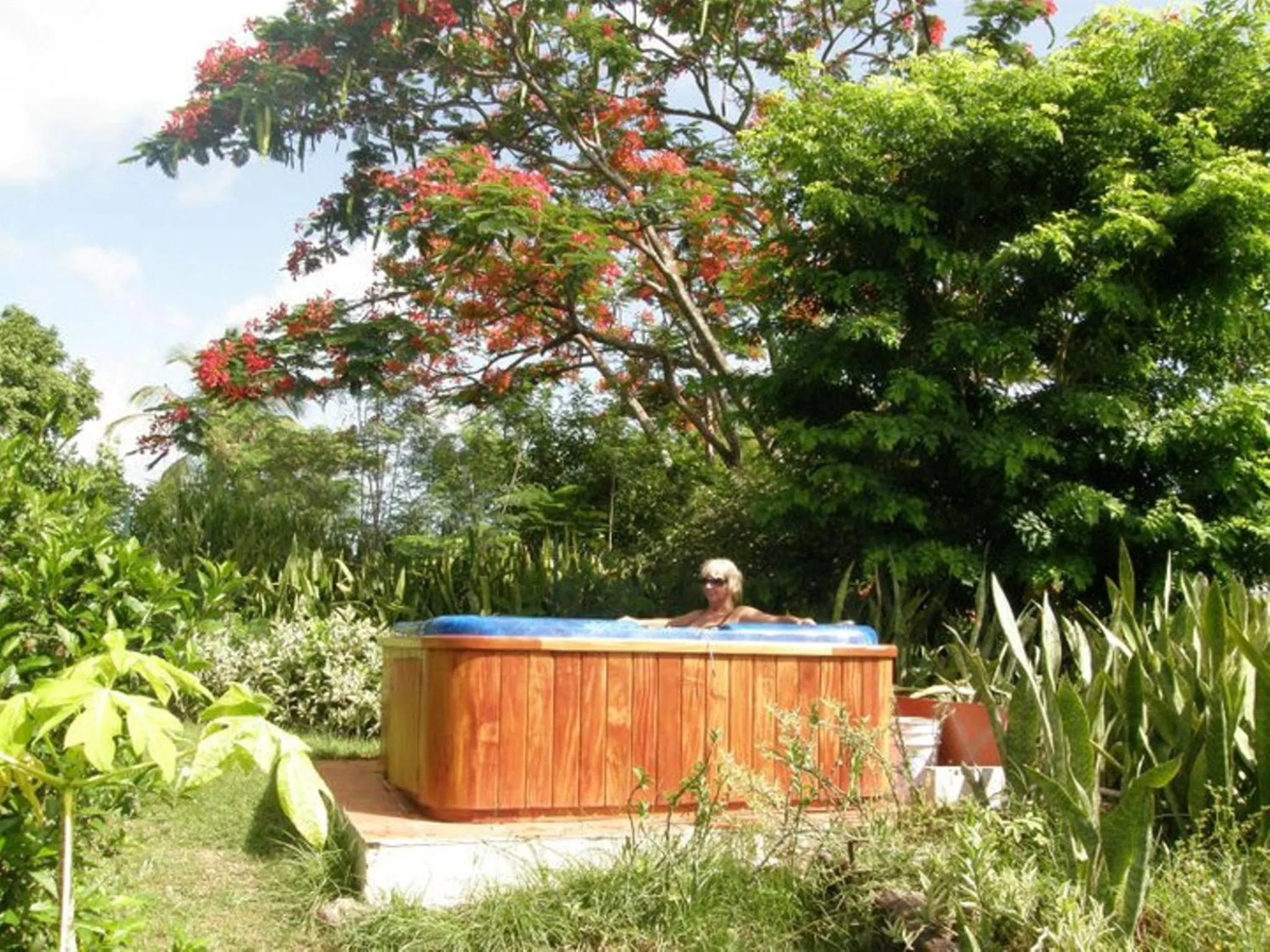 Swimming pool in Tamarind Tree Hotel