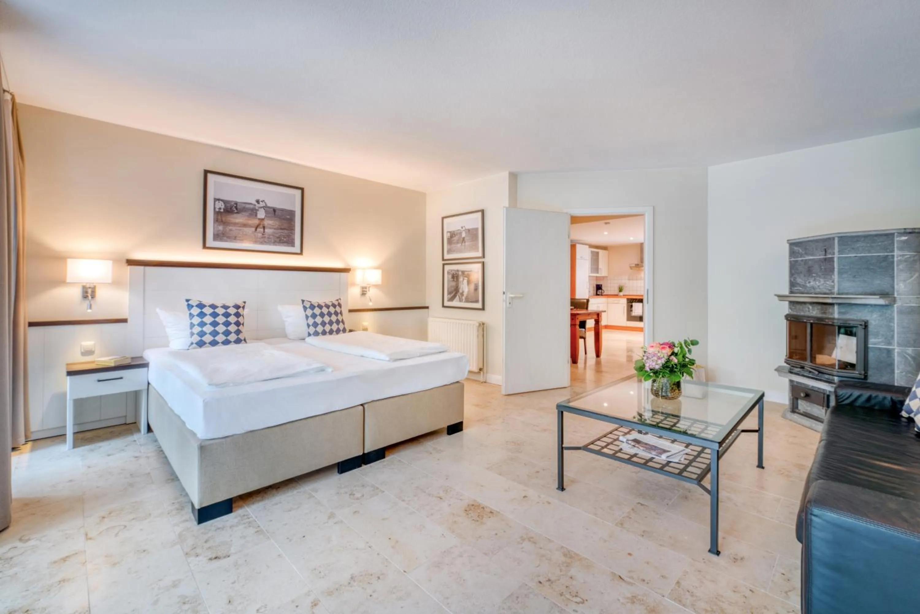 Living room, Bed in Strandgrün Golf- & Spa Resort