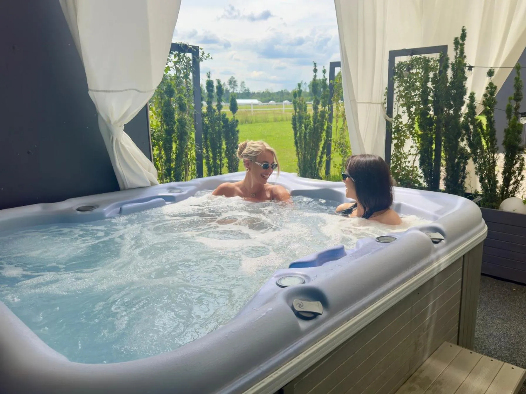 Hot Tub in Hotel Bonifacio SPA&SPORT Resort