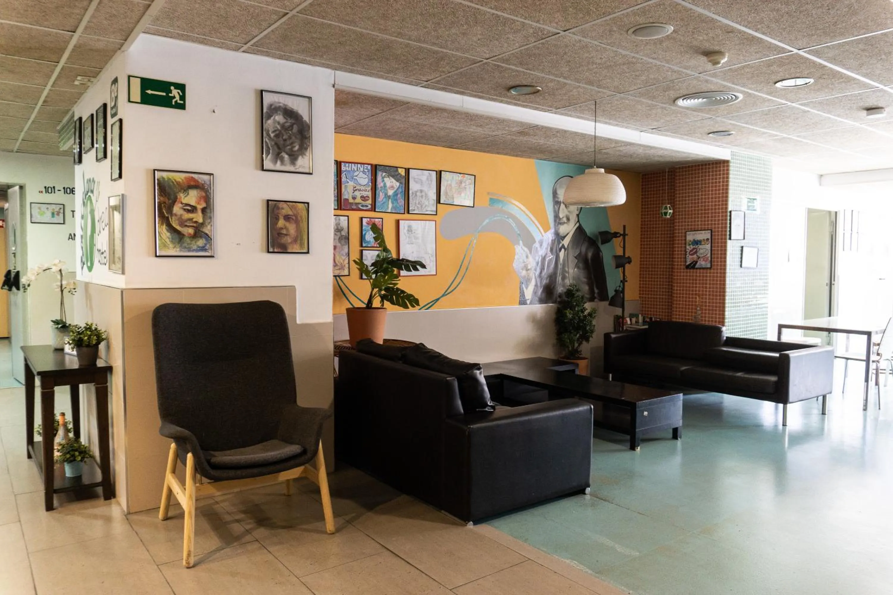 Communal lounge/ TV room in Be Dream Hostel