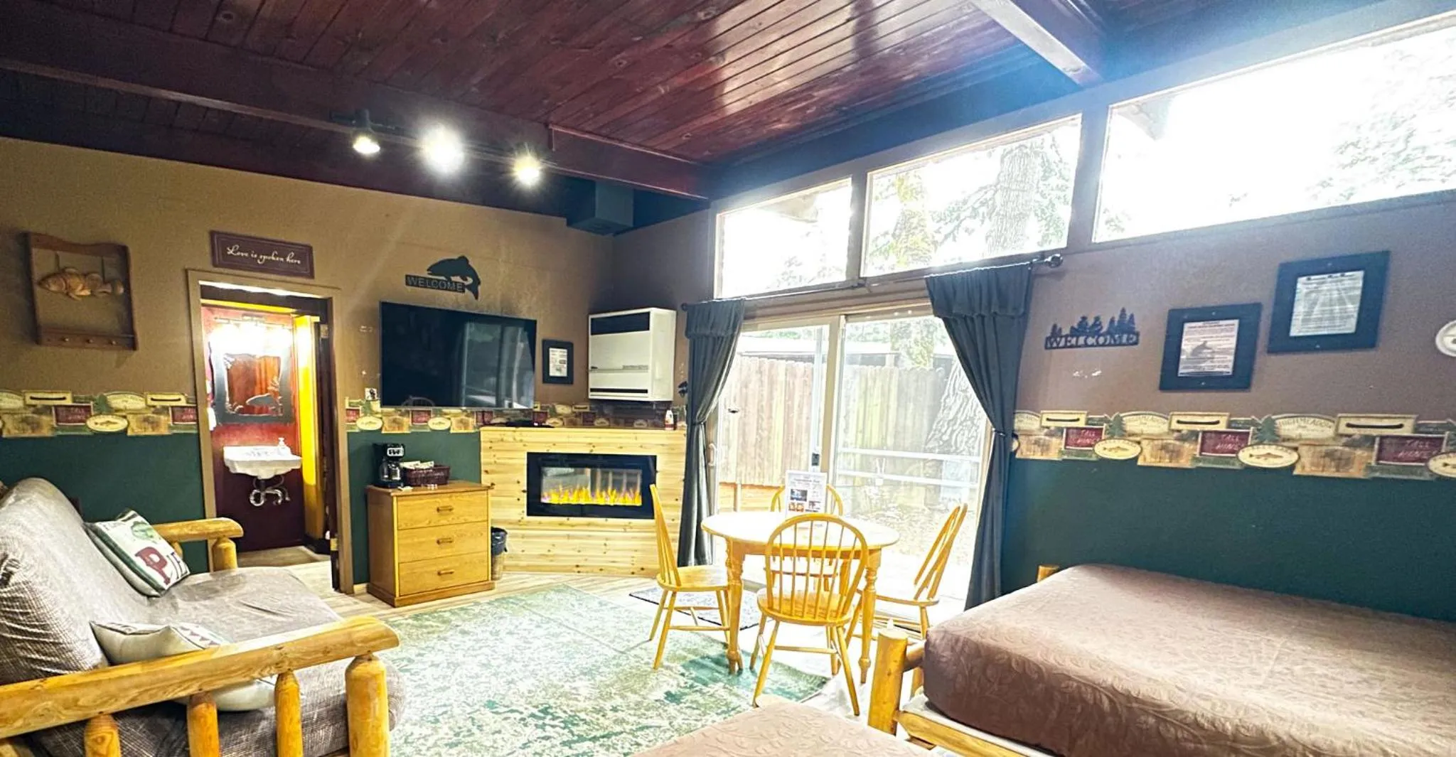 Seating area in Redwoods River Resort & Campground