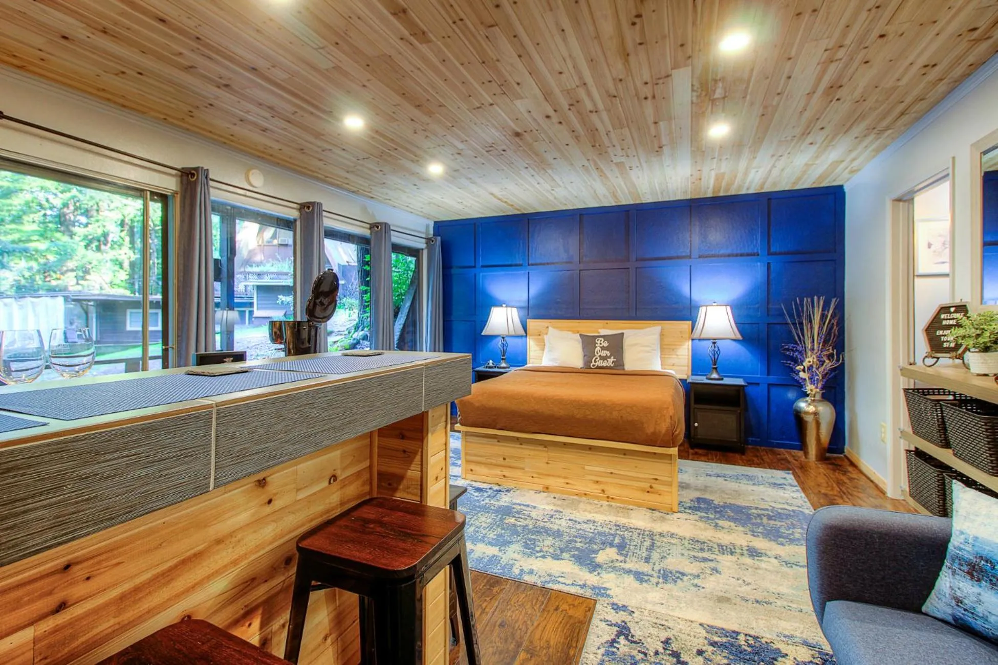 Bed in Redwoods River Resort & Campground