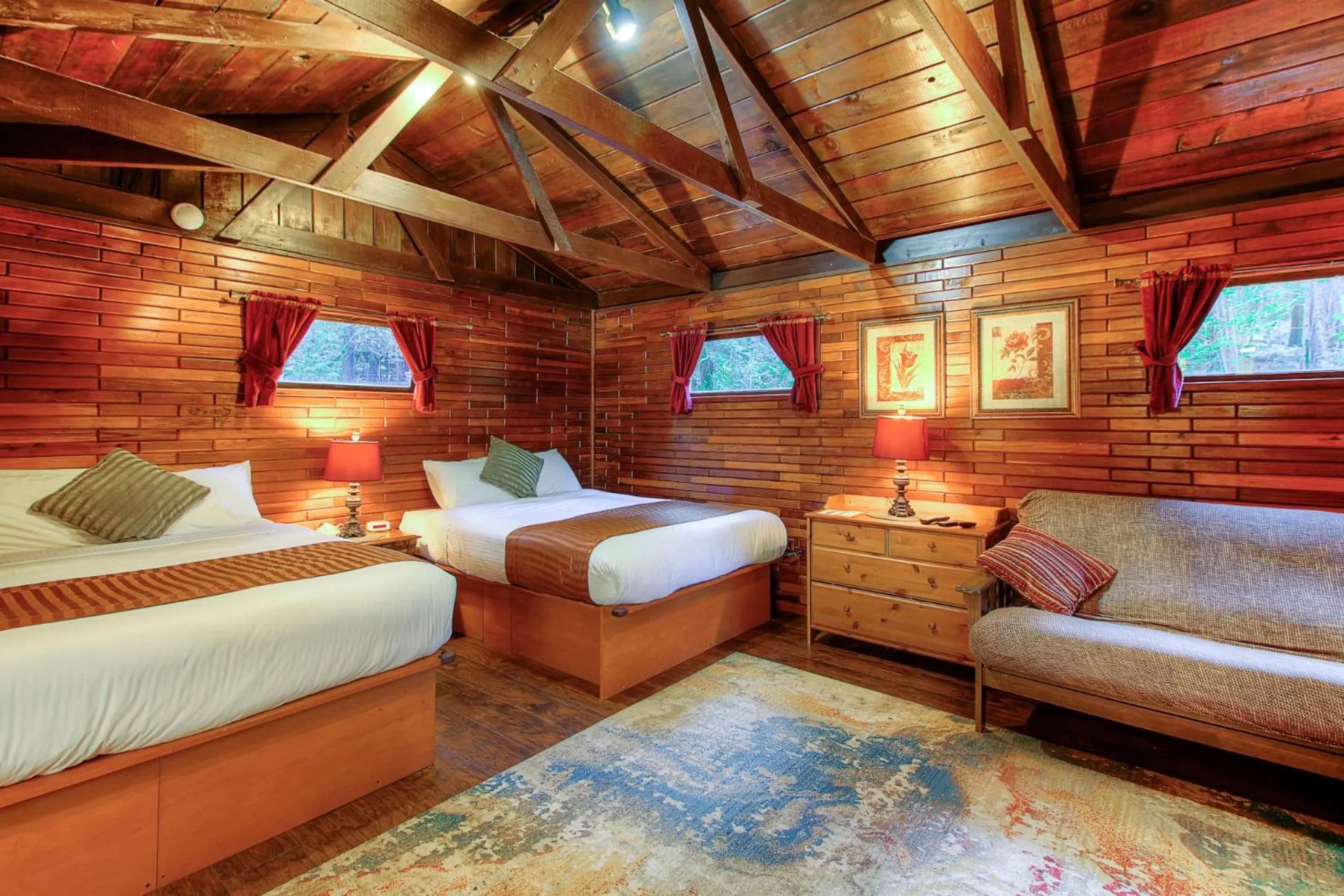 Photo of the whole room, Bed in Redwoods River Resort & Campground