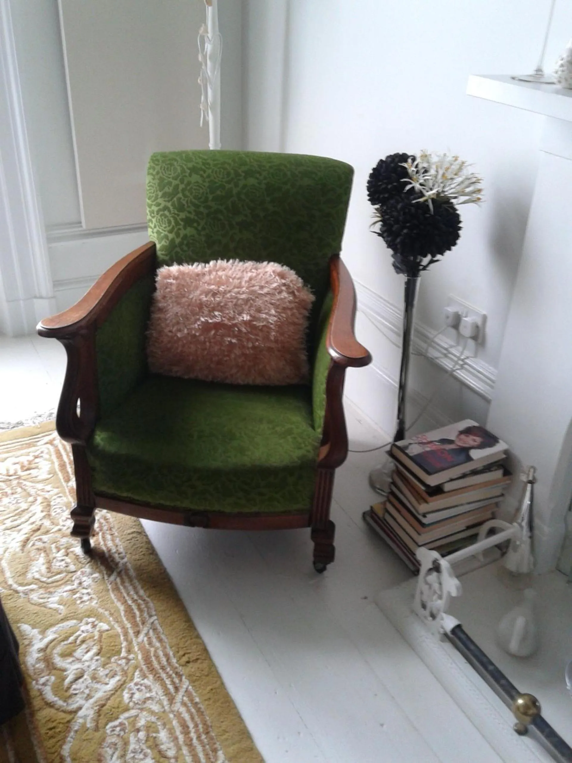 Living room in OYO Cornerstone Manor Hotel