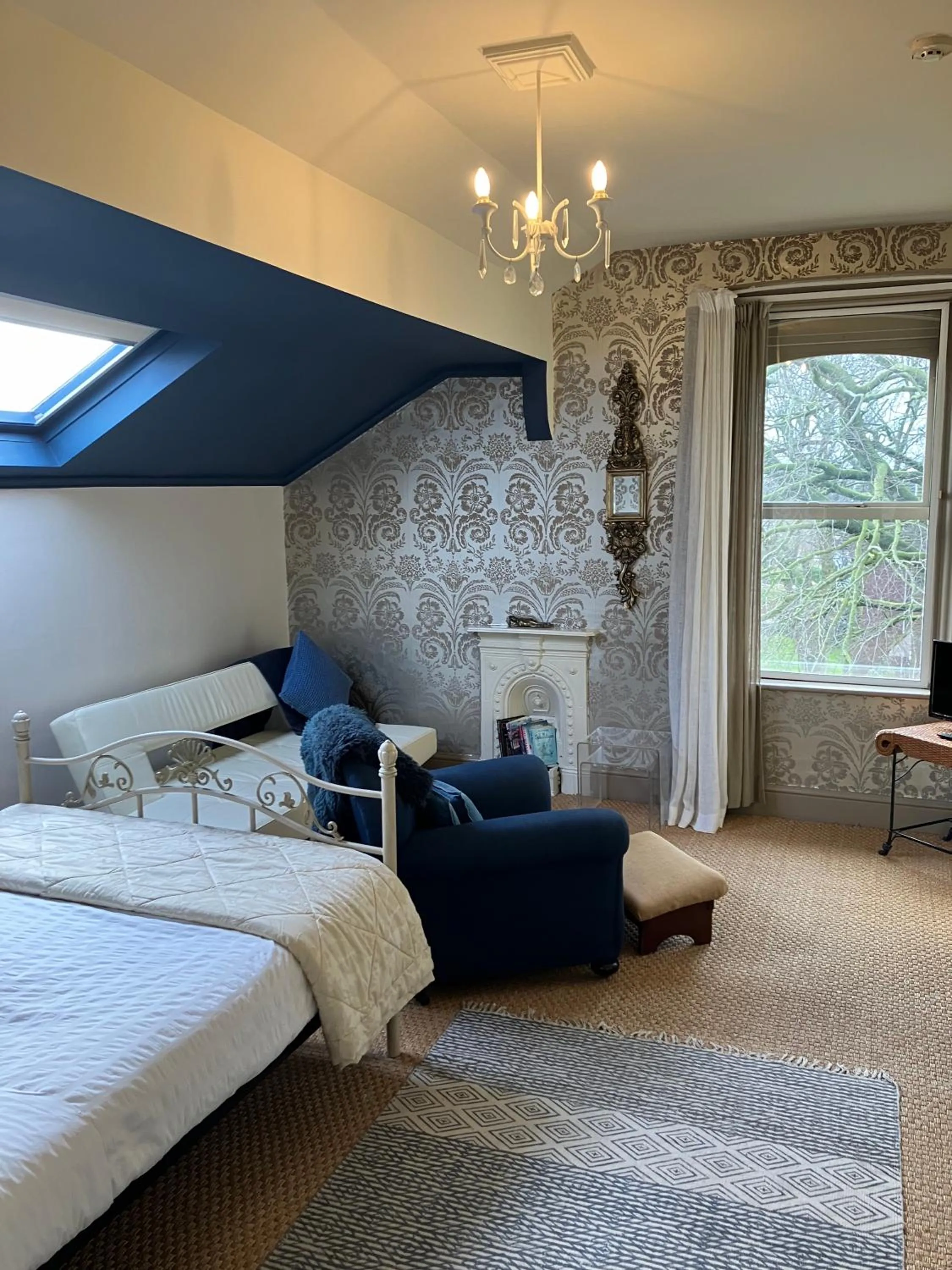 Bedroom, Bed in OYO Cornerstone Manor Hotel