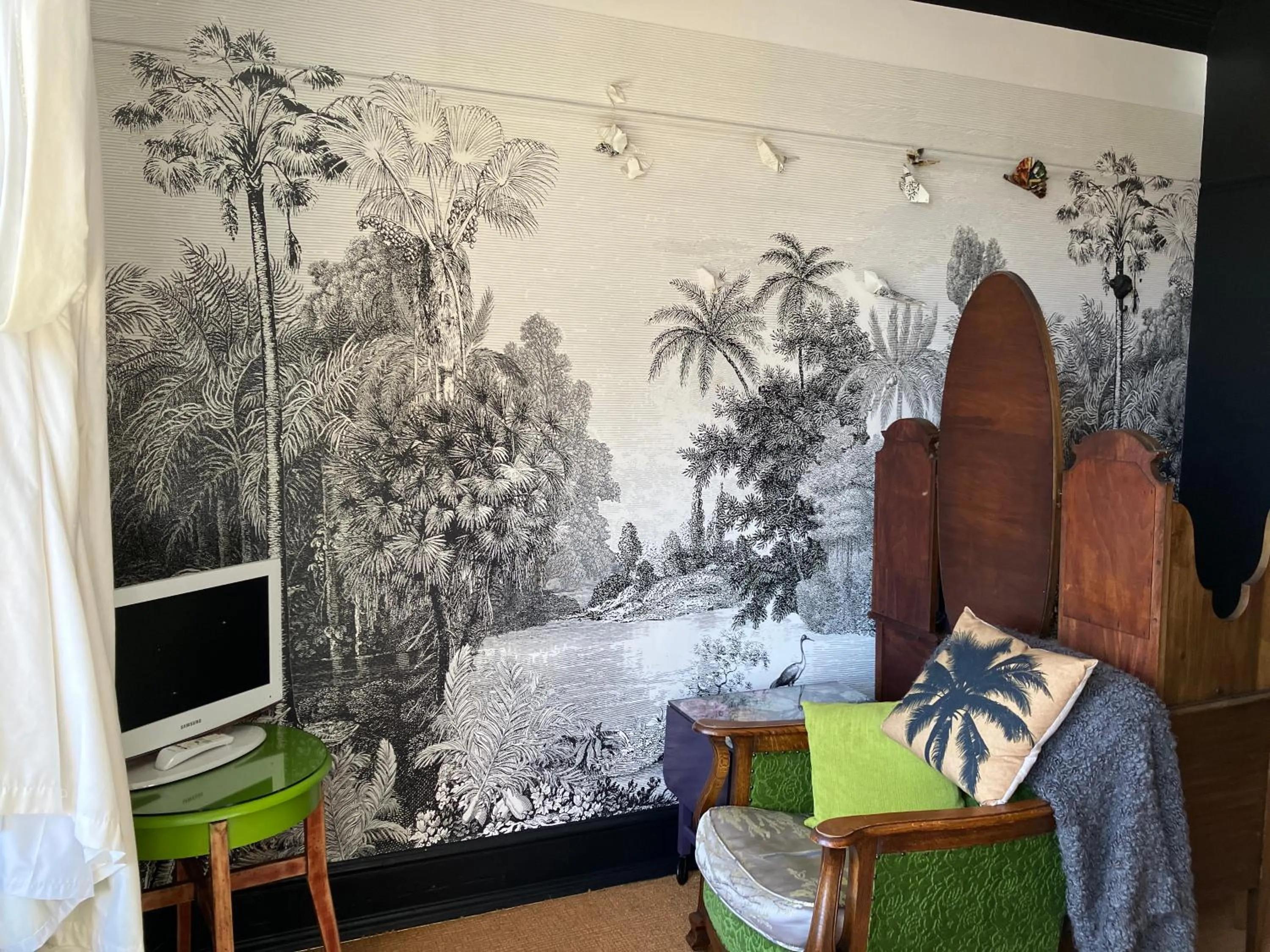 Garden in OYO Cornerstone Manor Hotel