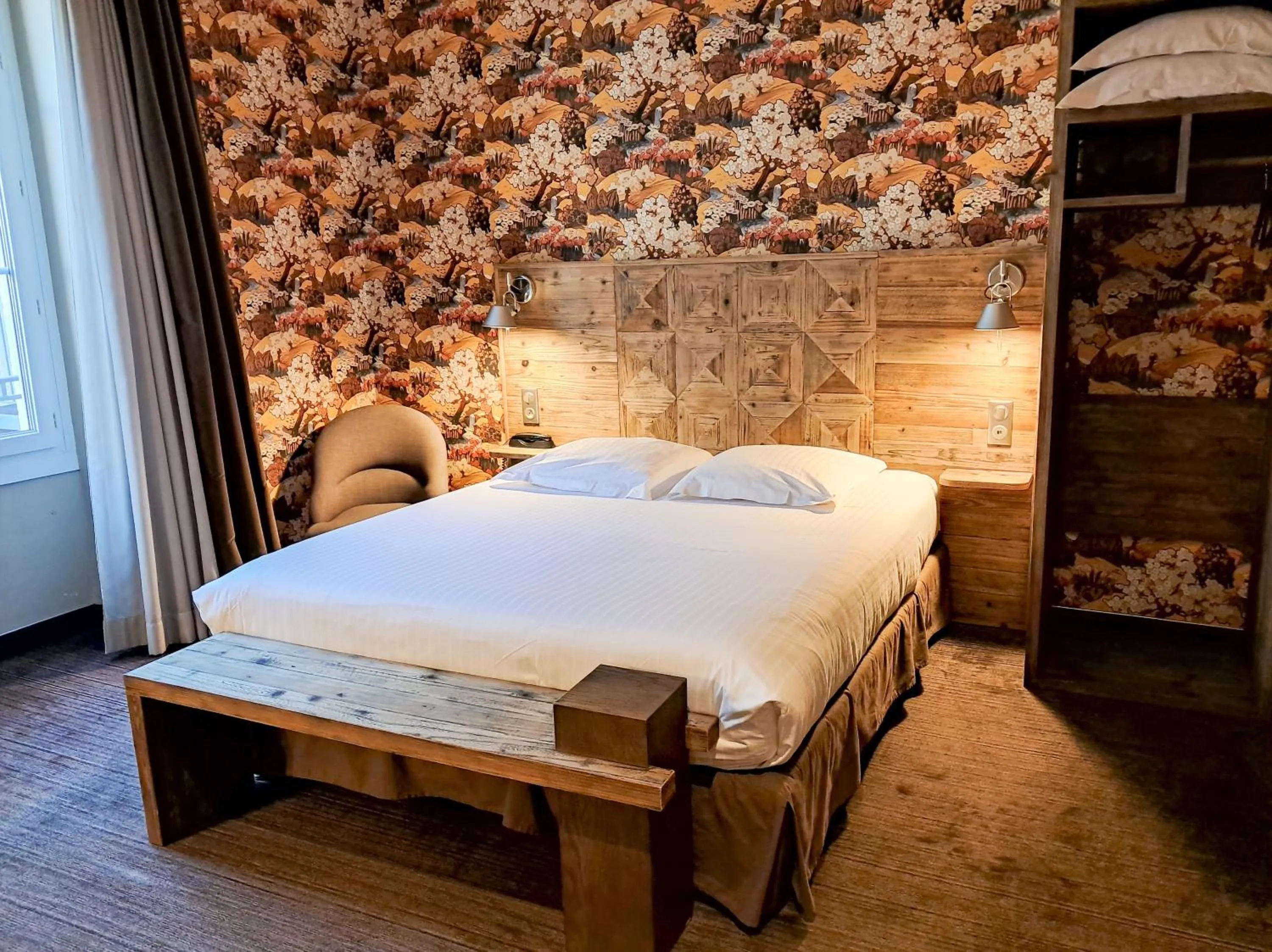 Bedroom, Bed in Hôtel de Paris