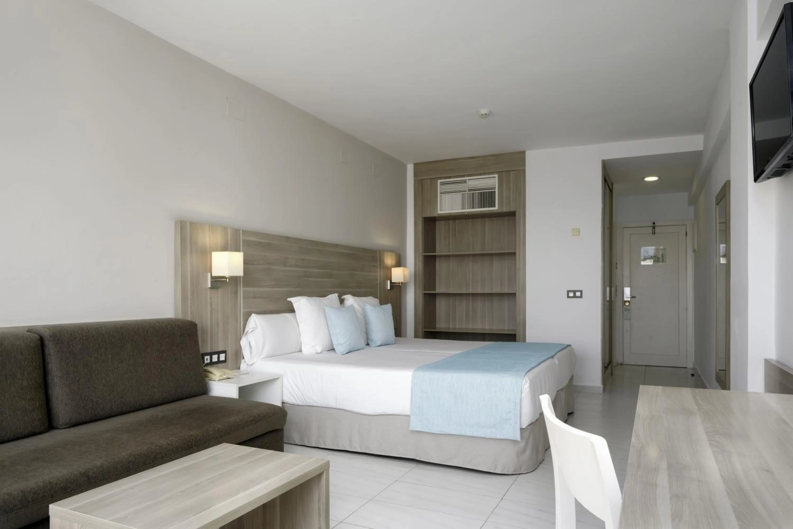 TV and multimedia, Bed in Alua Golf Trinidad