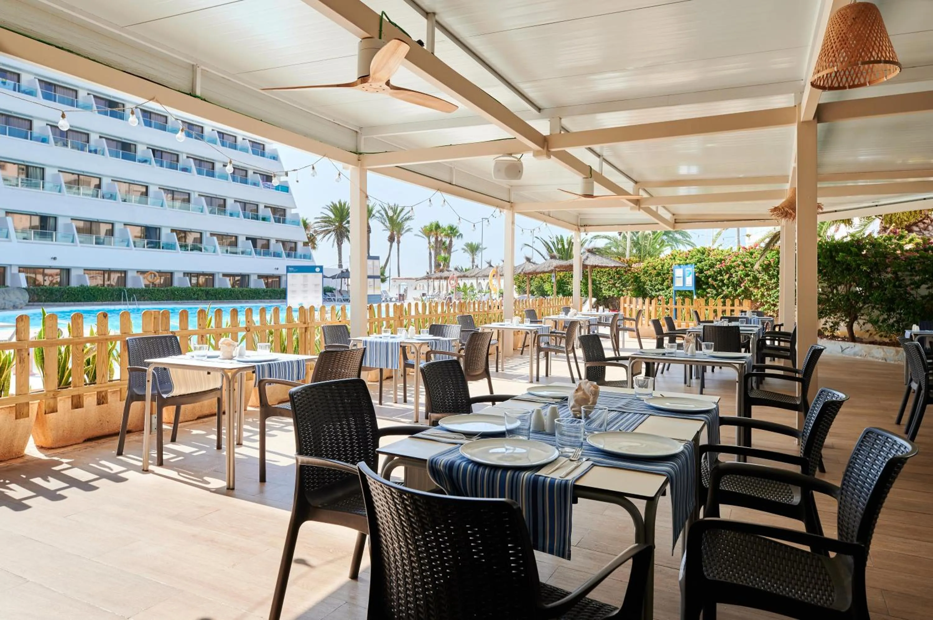 Restaurant/places to eat in Alua Golf Trinidad