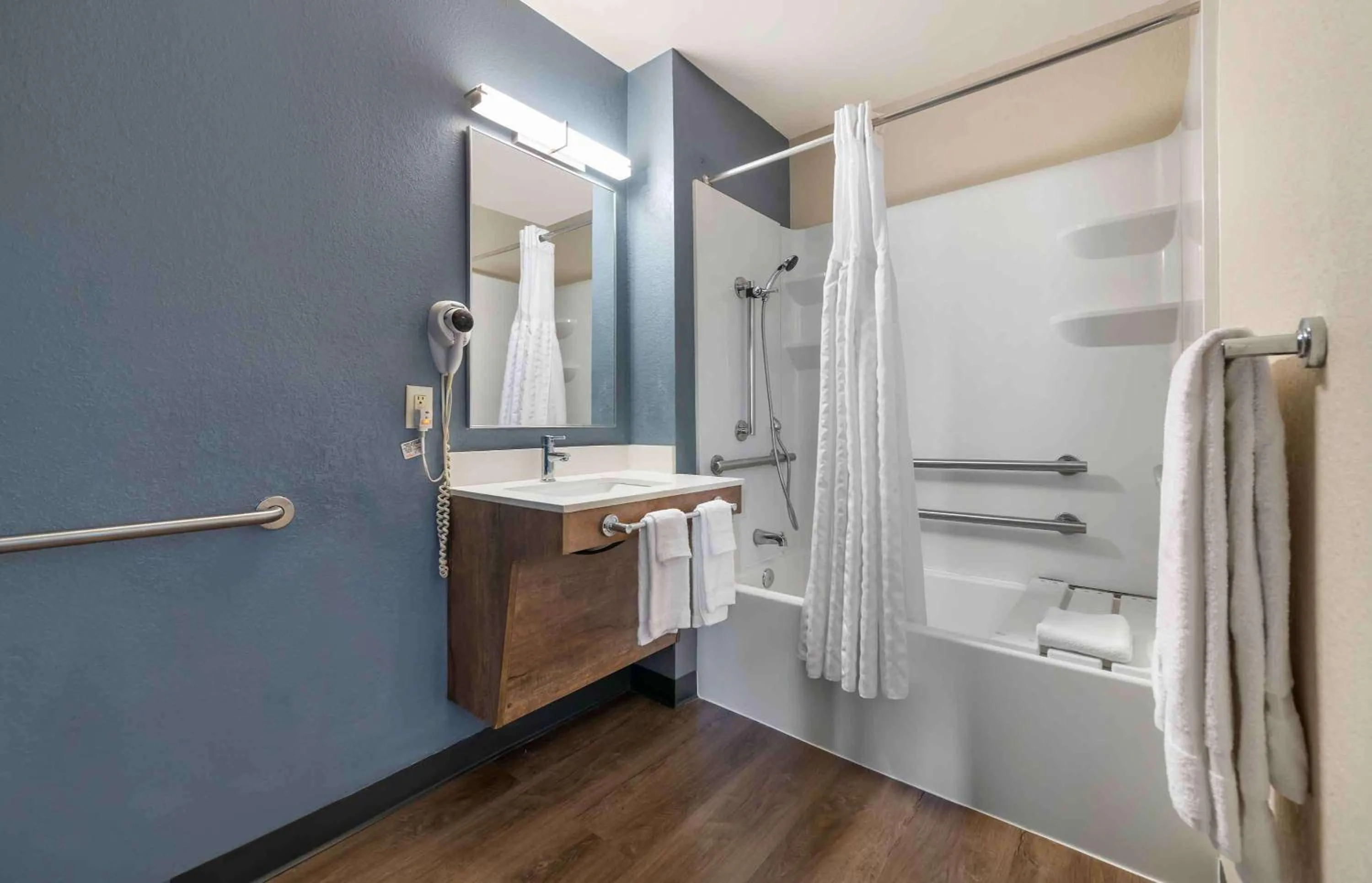 Bathroom in Extended Stay America Premier Suites - Miami - Airport - Doral - 25th Street