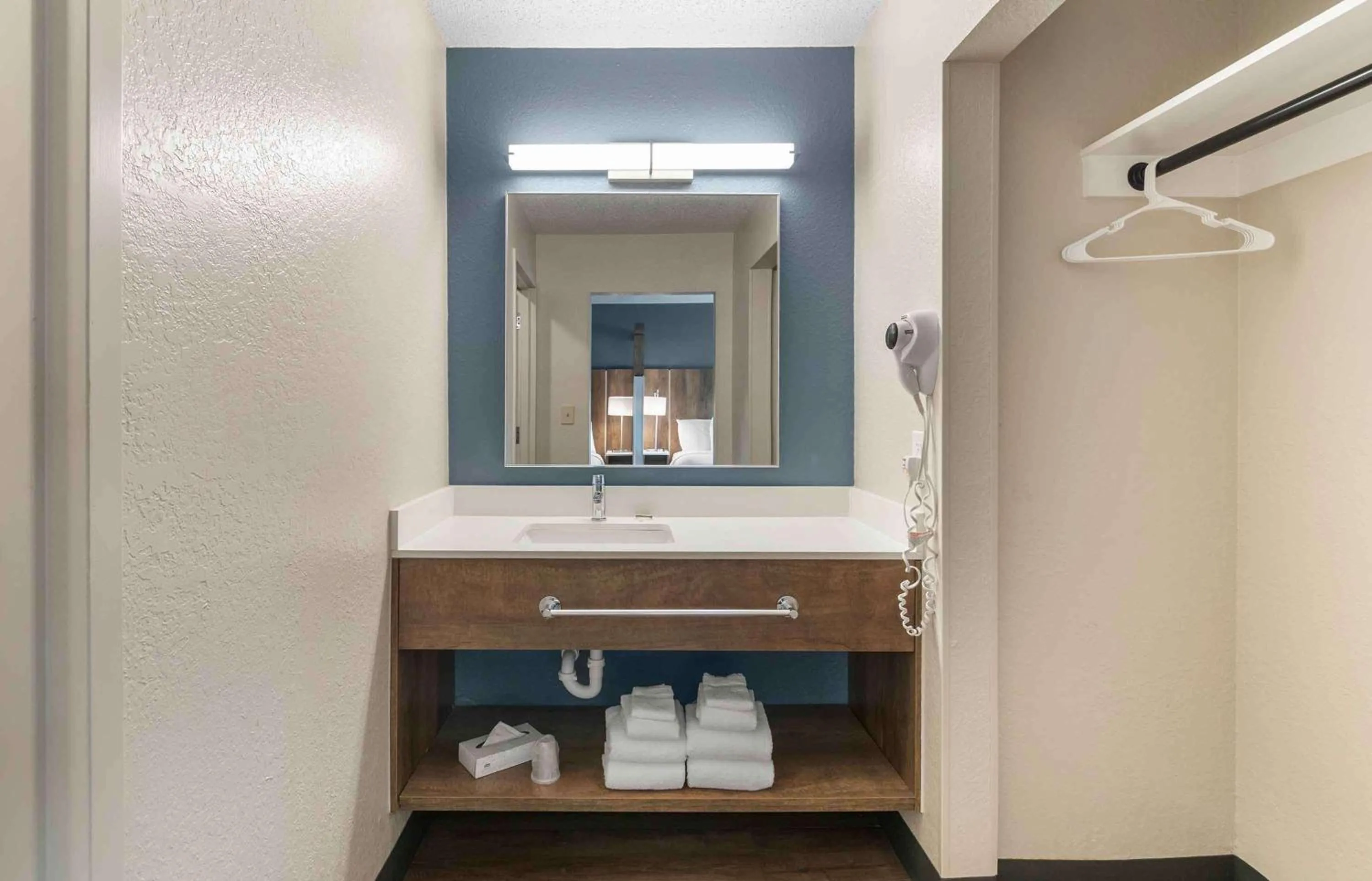 Bathroom in Extended Stay America Premier Suites - Miami - Airport - Doral - 25th Street