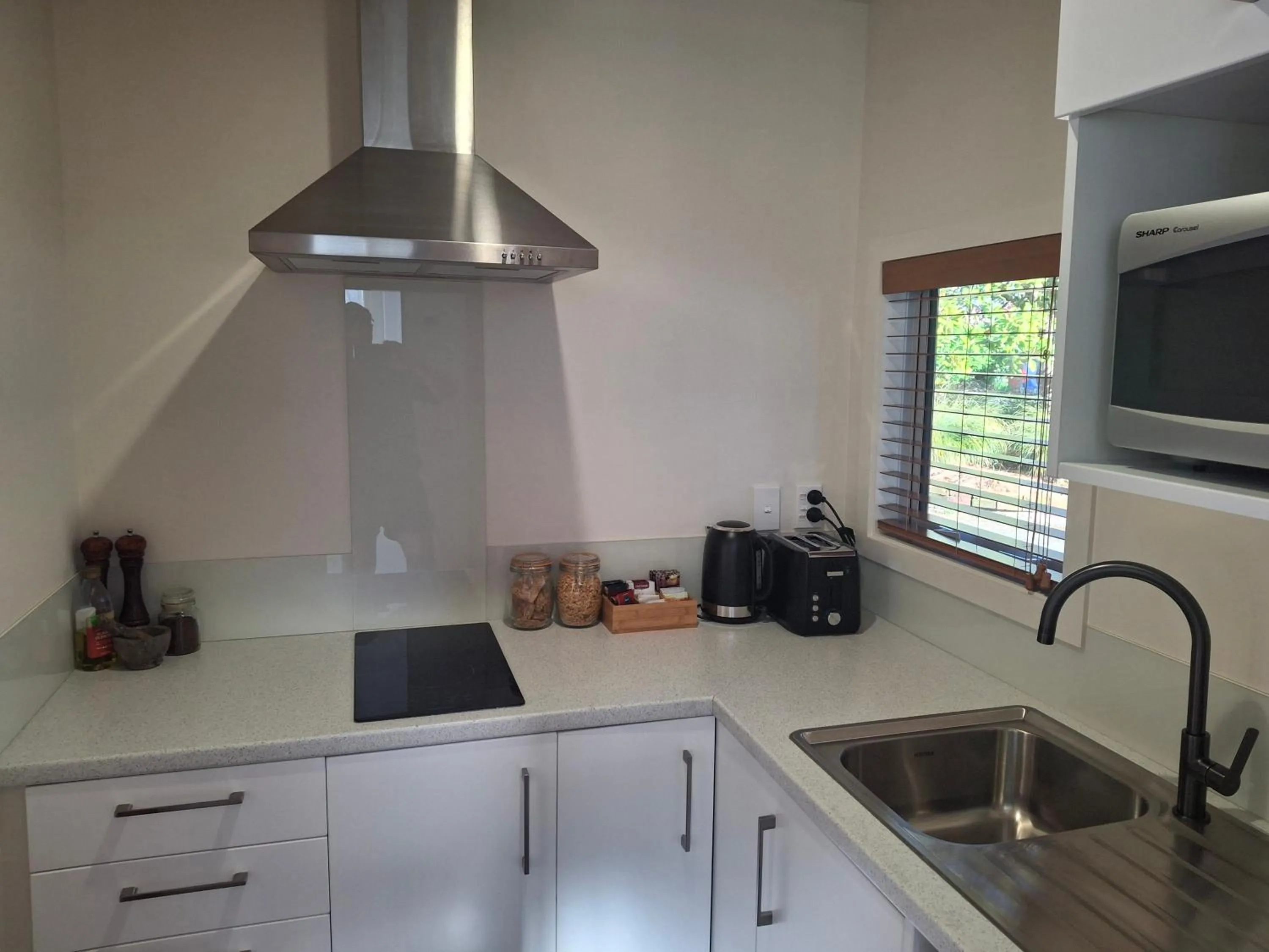 kitchen in Magnolia Cottage B&B