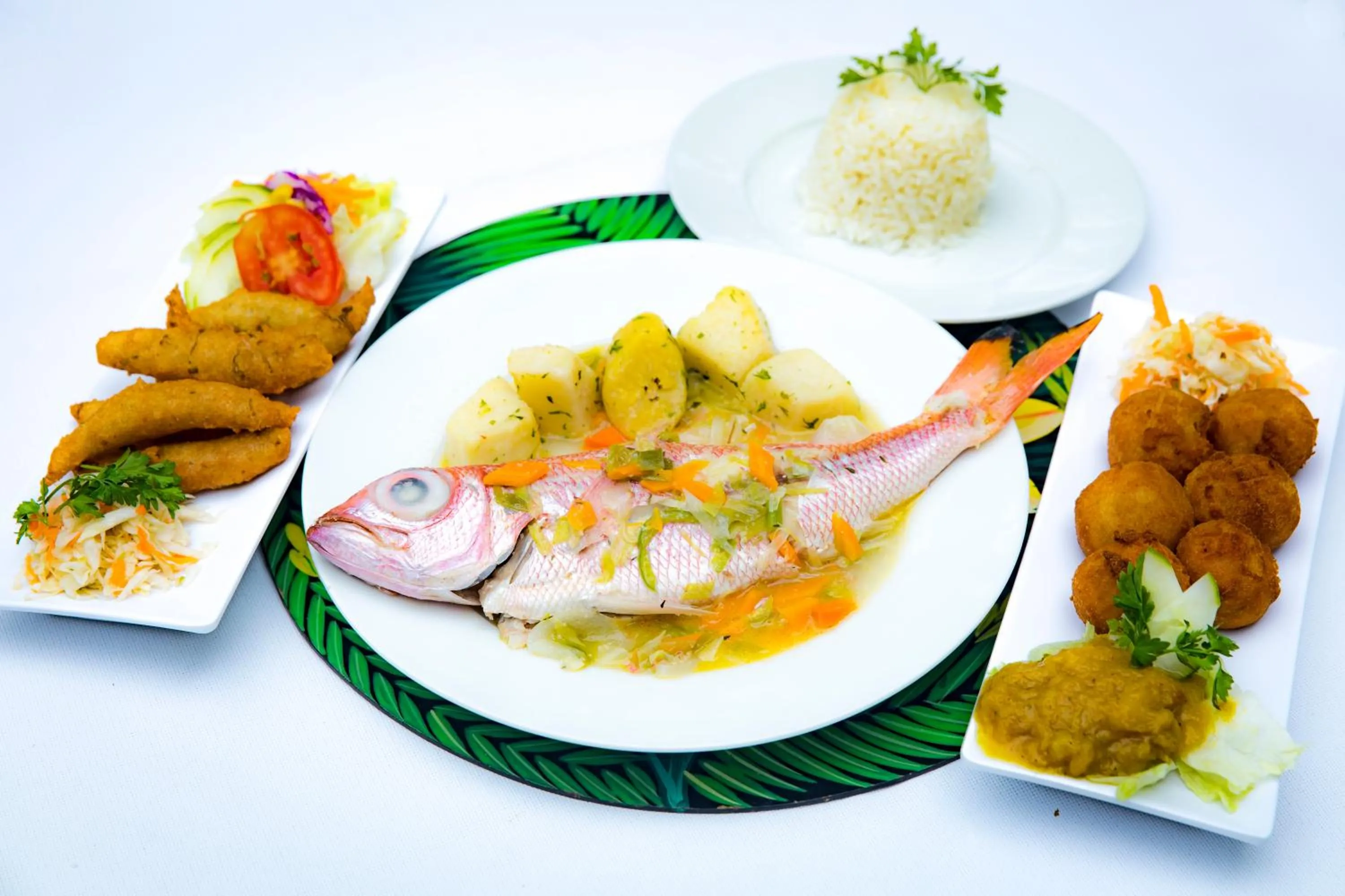 Food and drinks in Hotel Restaurant Cyvadier Plage