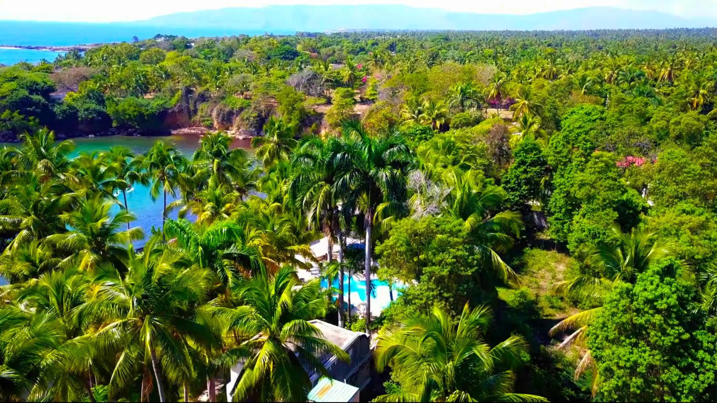 Beach in Hotel Restaurant Cyvadier Plage