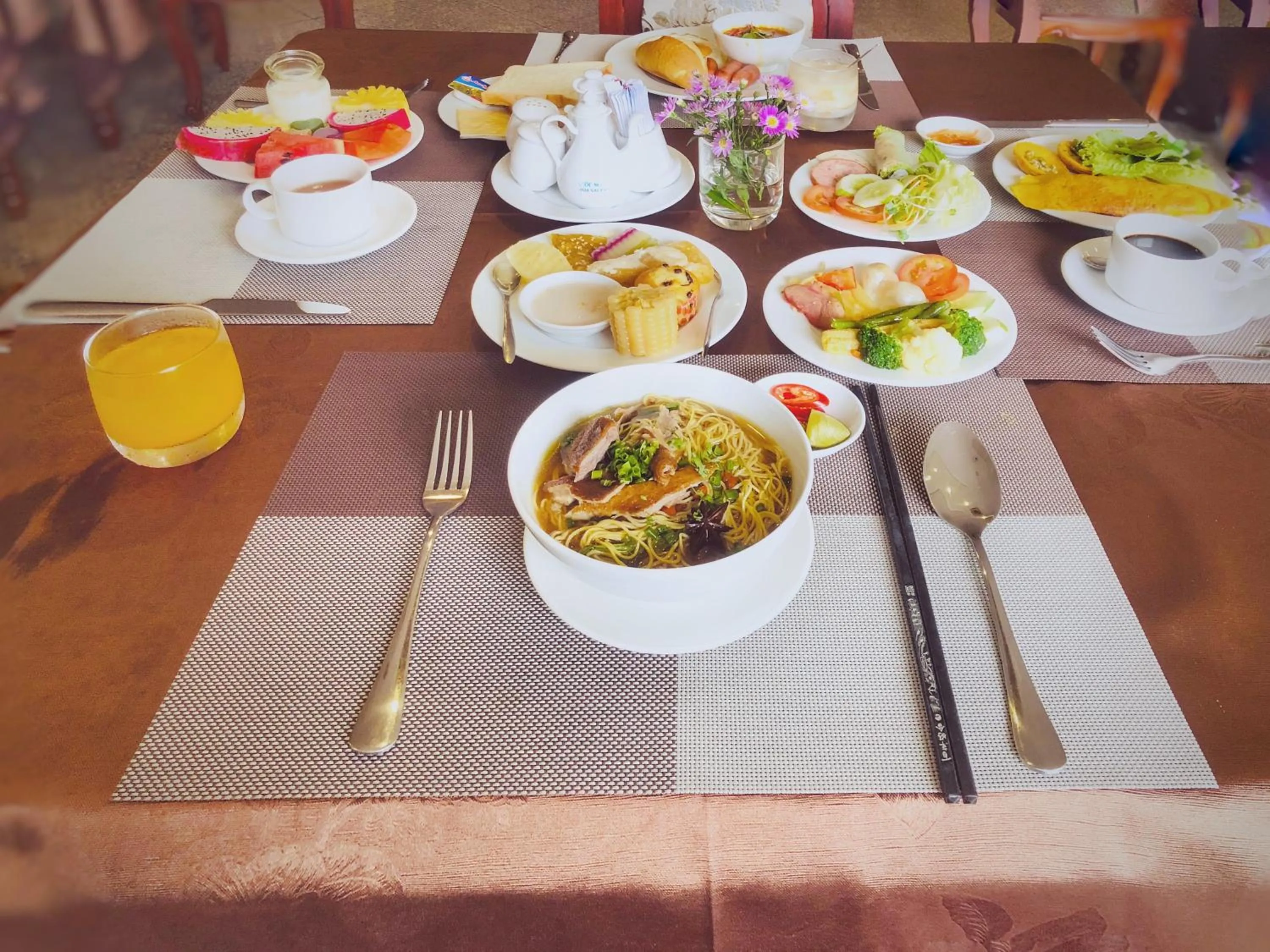 Food and drinks in NINH KIEU 2 HOTEL