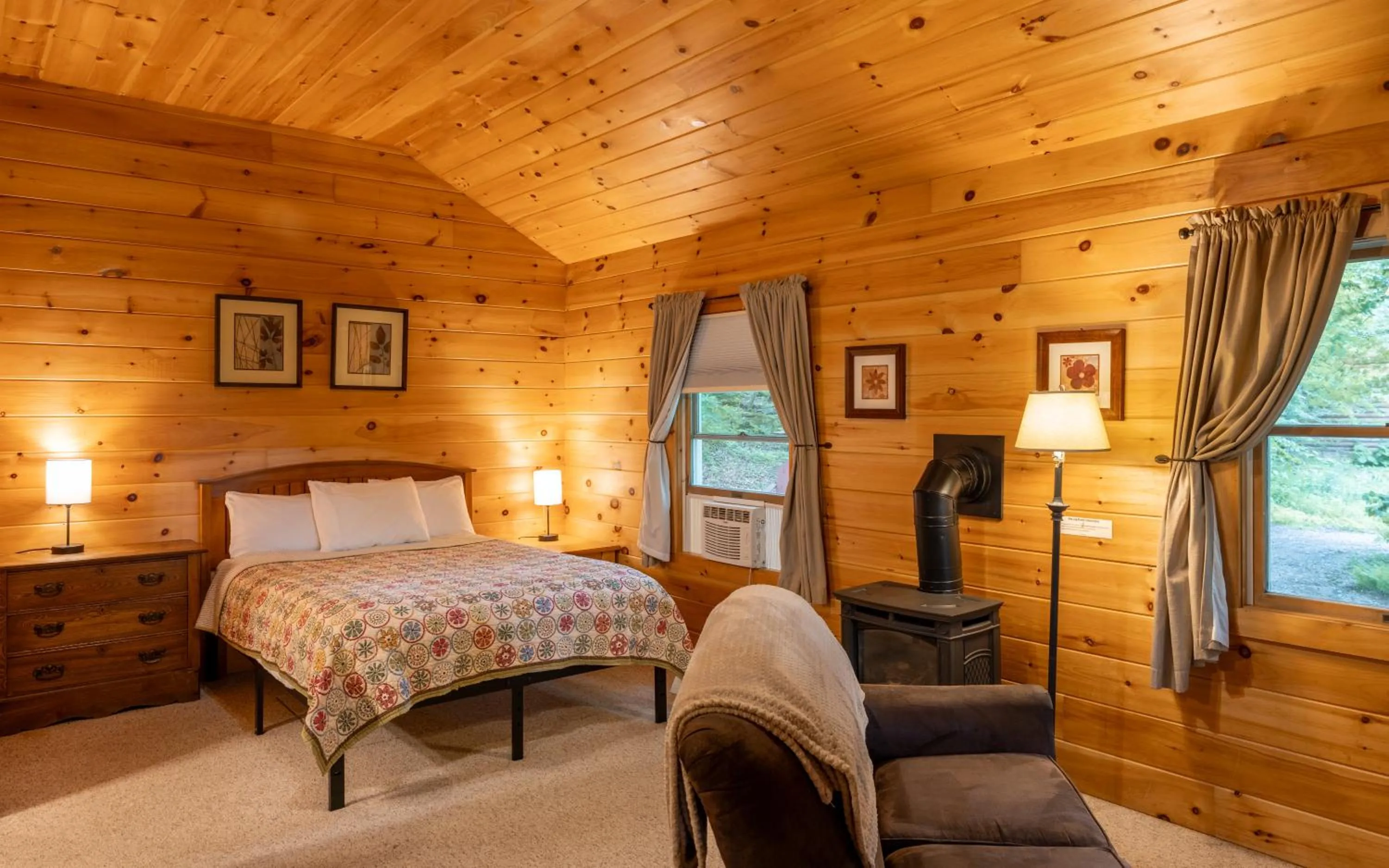 Bed in Sterling Ridge Resort