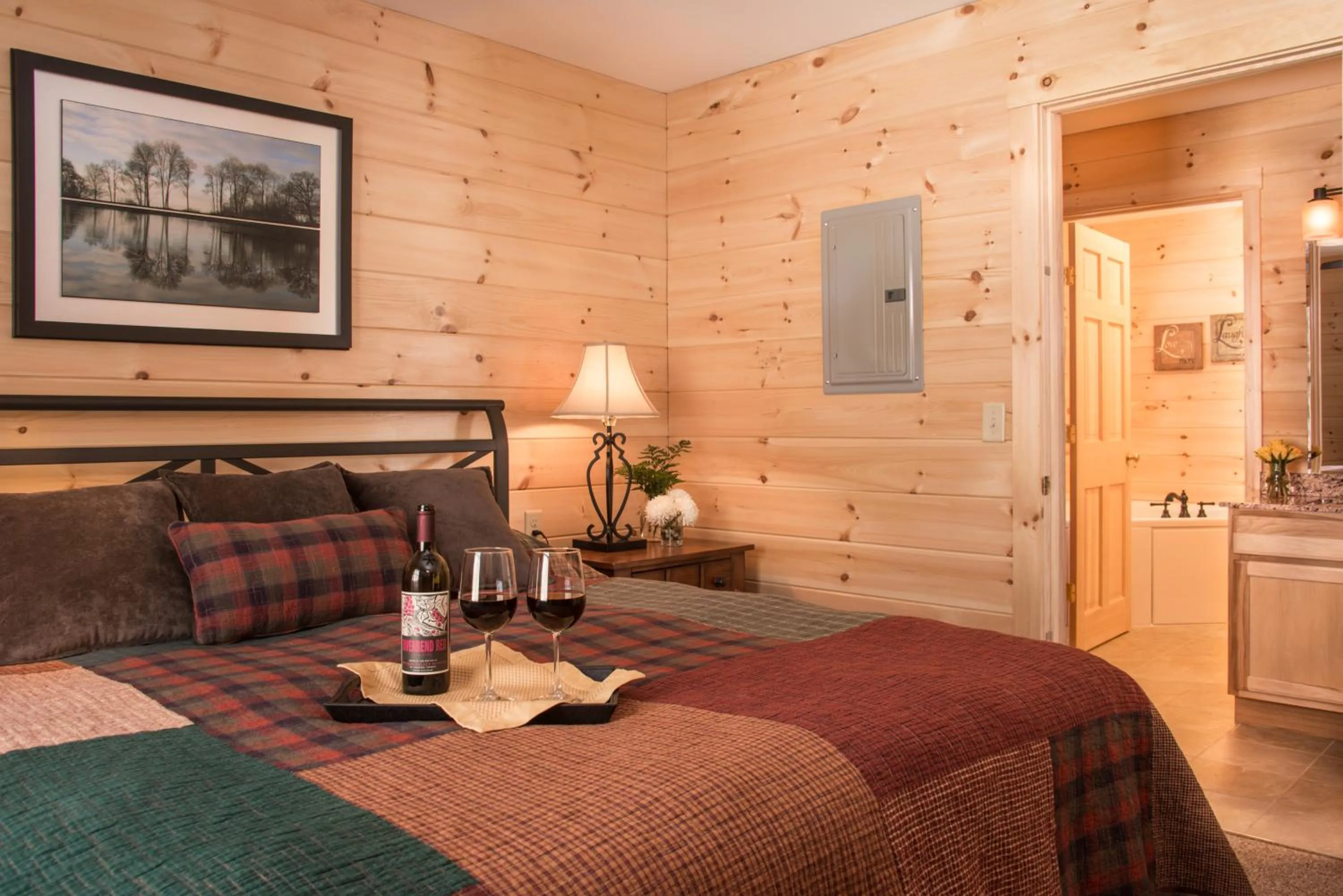 Bedroom, Bed in Sterling Ridge Resort