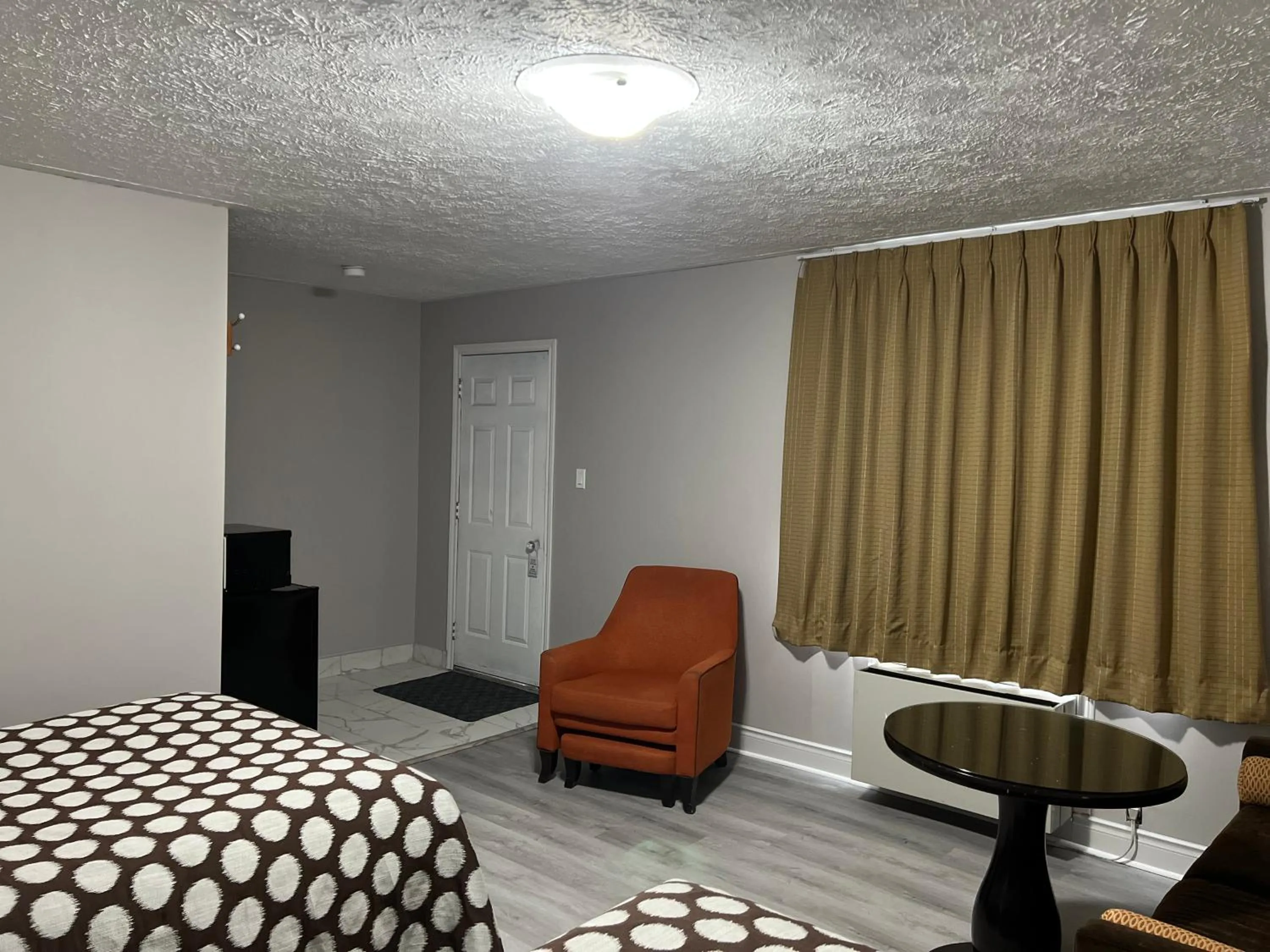 Bed in Wiarton Willys Inn