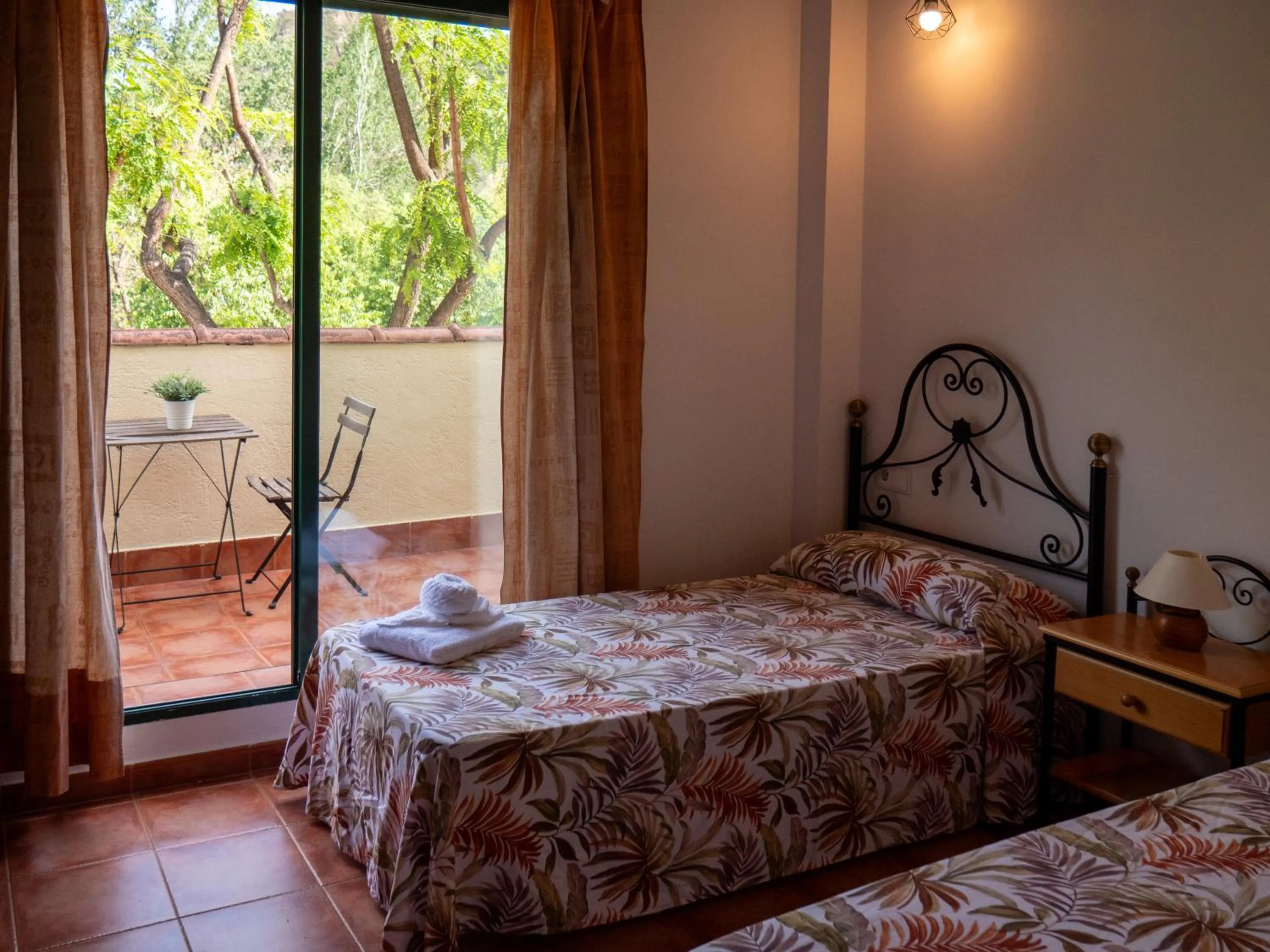 Property building, Bed in El Cerrao-PauNatura