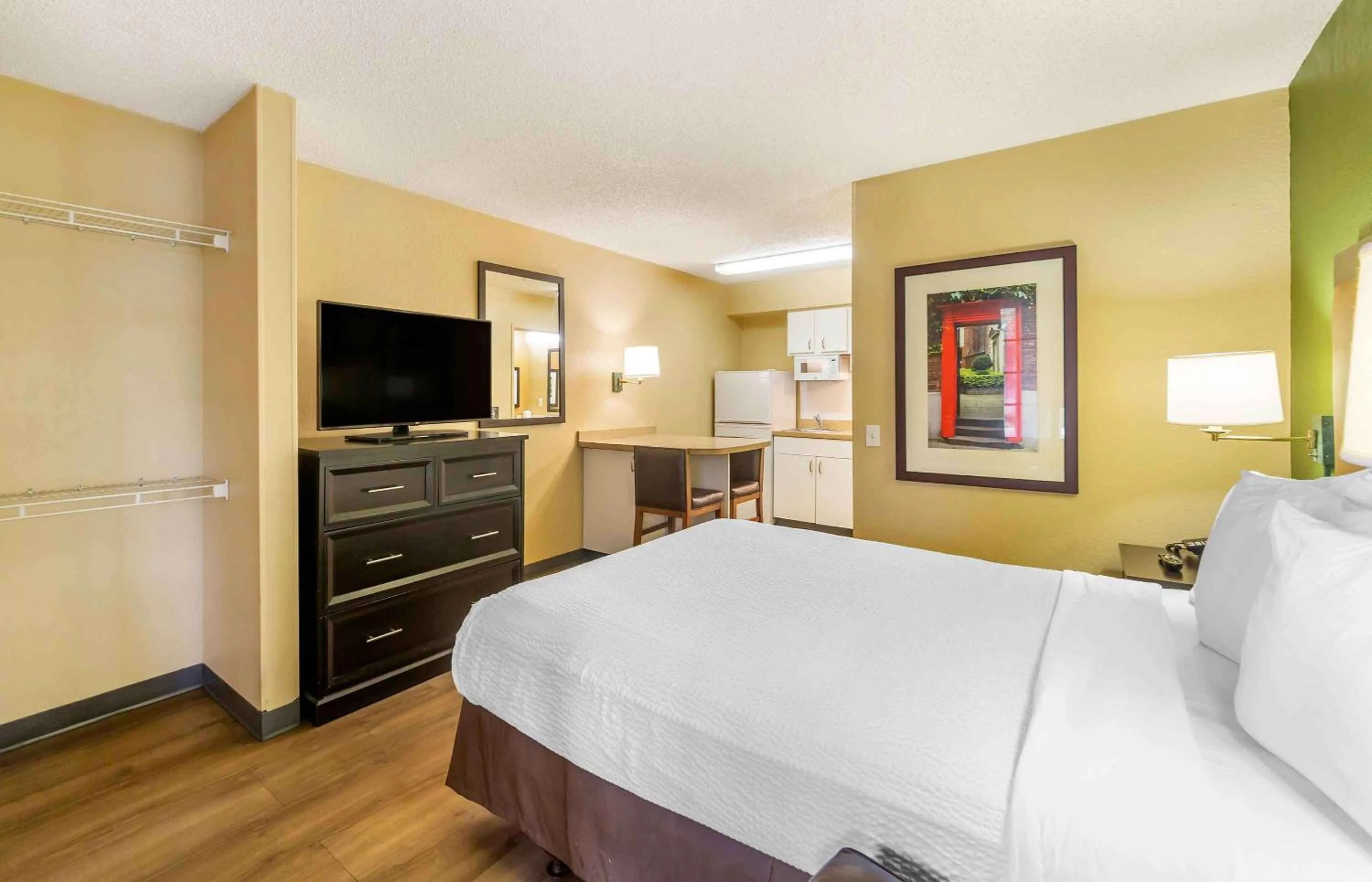 Bedroom, Bed in Extended Stay America Suites - Fort Lauderdale - Tamarac