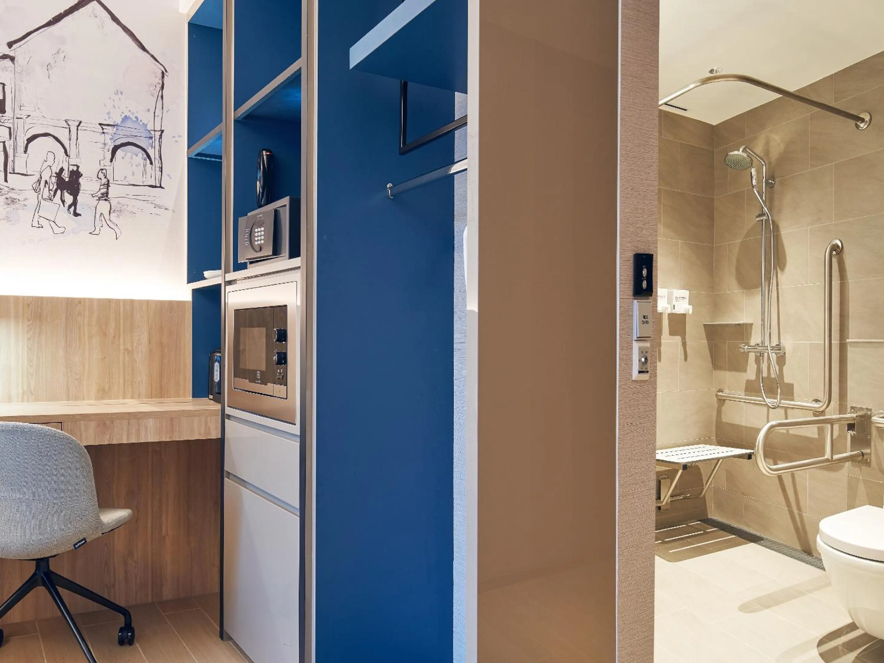 Toilet in Capri by Fraser China Square, Singapore