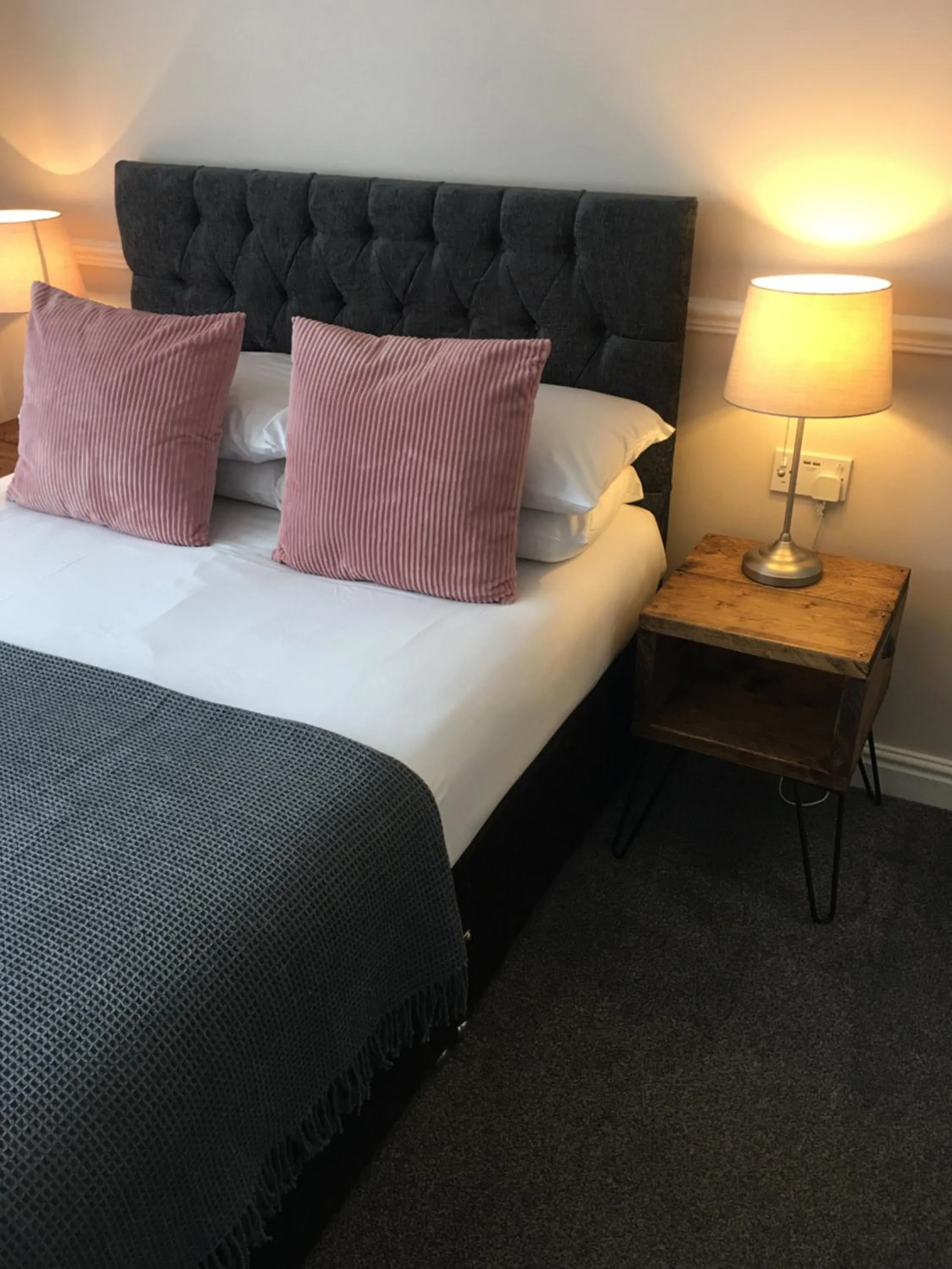 Bed in Badgers Mount Hotel