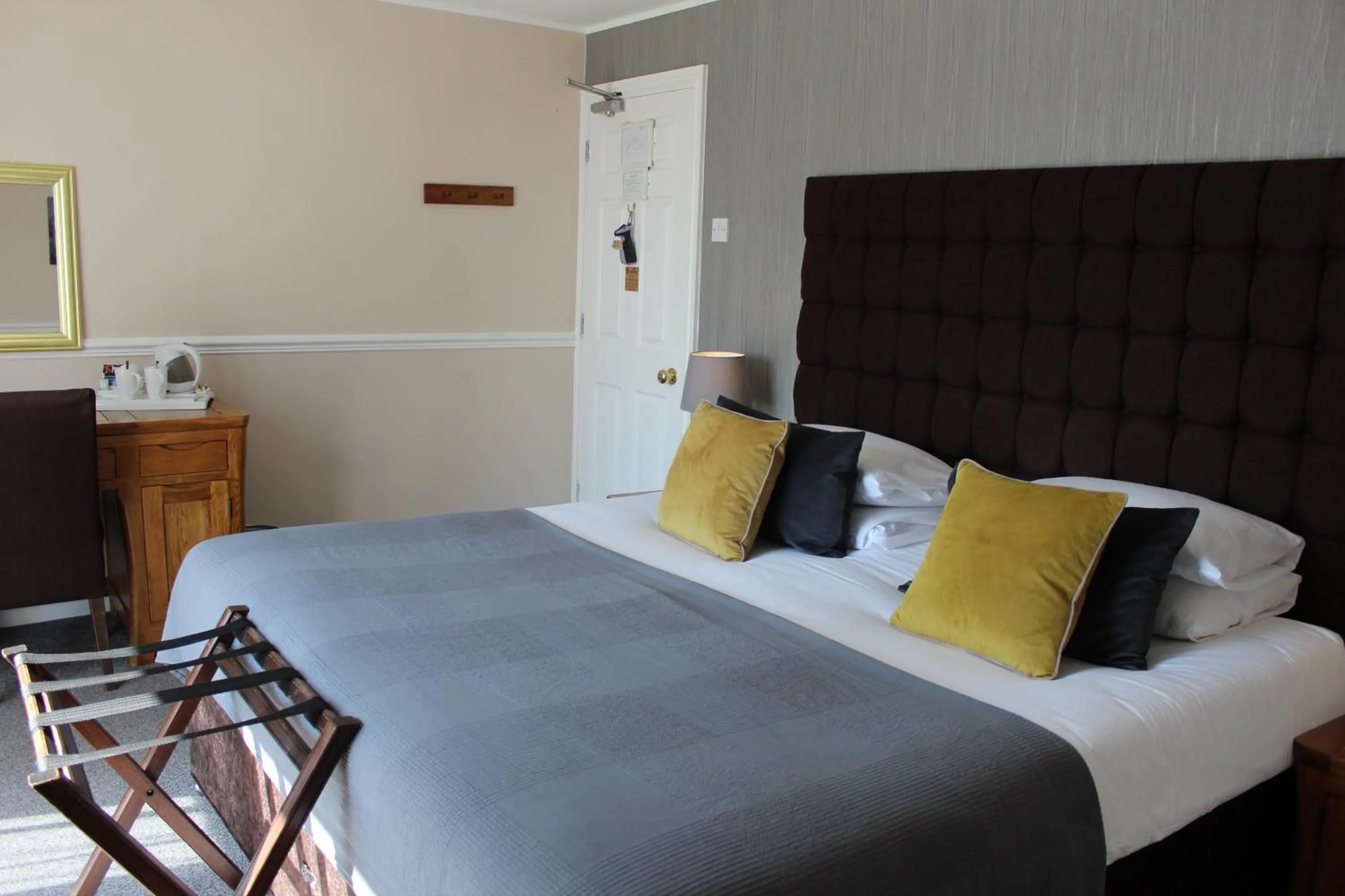 Bed in Badgers Mount Hotel