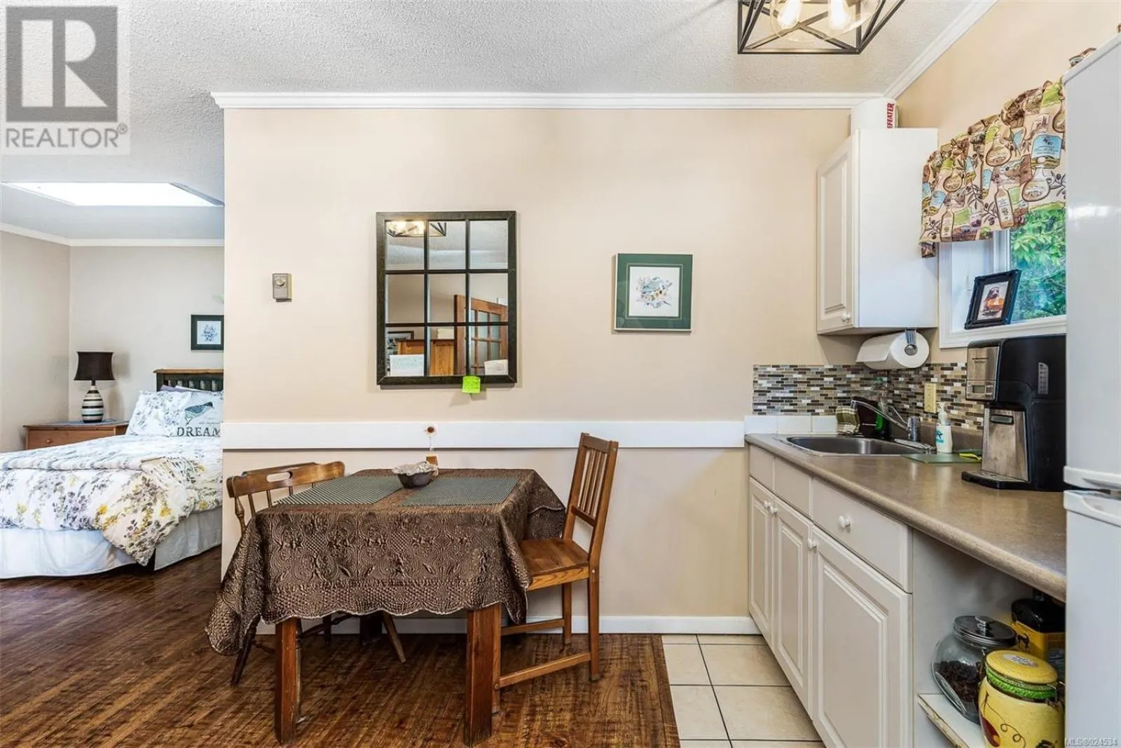 Salty Towers Ocean Front Cottages