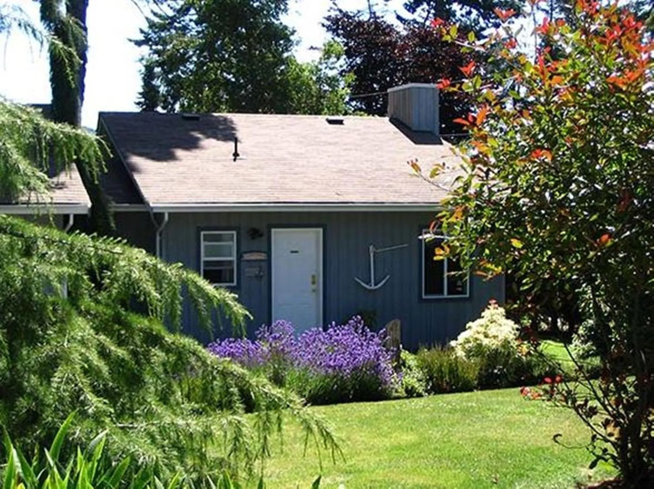 Facade/entrance in Salty Towers Ocean Front Cottages