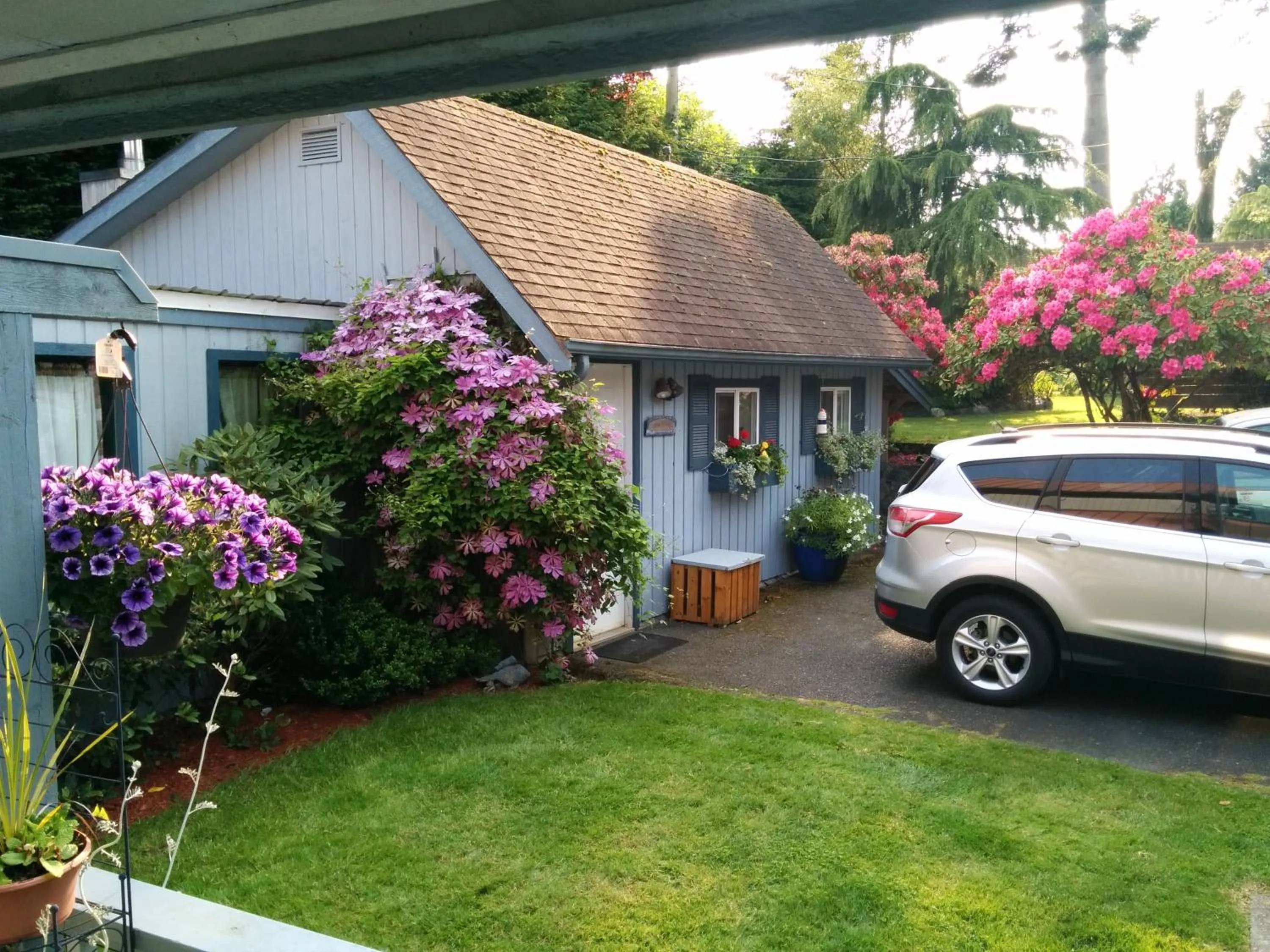Property building in Salty Towers Ocean Front Cottages