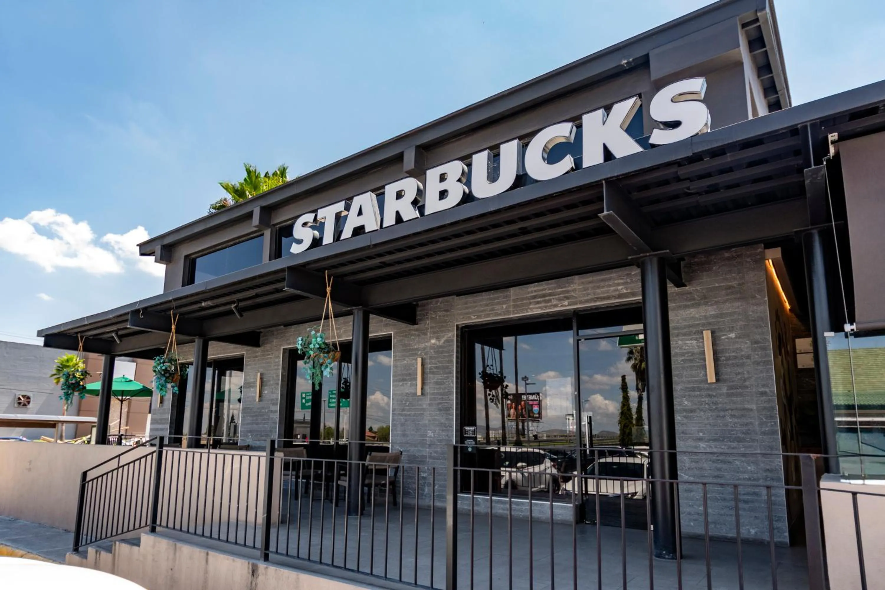 Coffee/tea facilities in Quinta Dorada Hotel & Suites