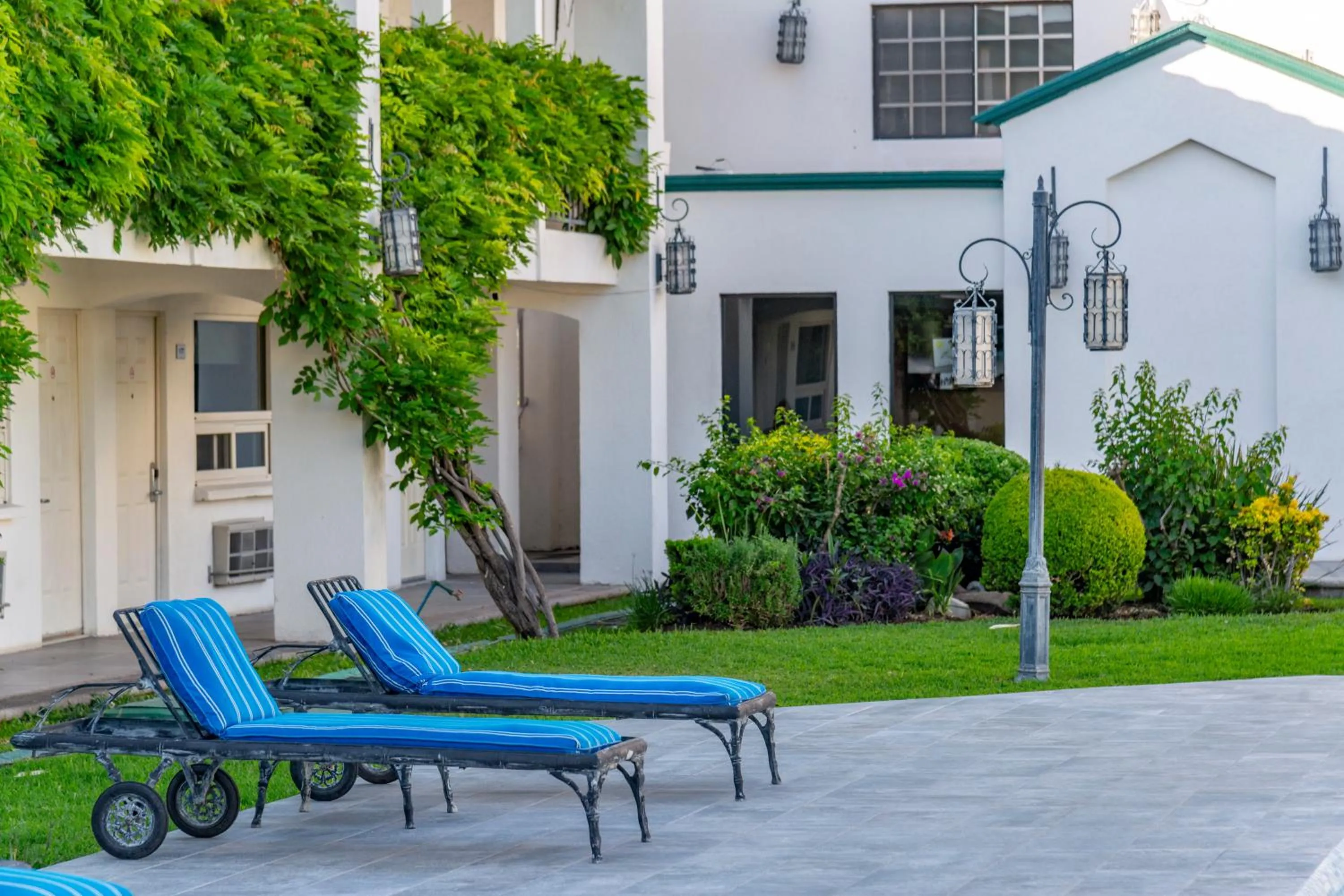 Swimming pool in Quinta Dorada Hotel & Suites