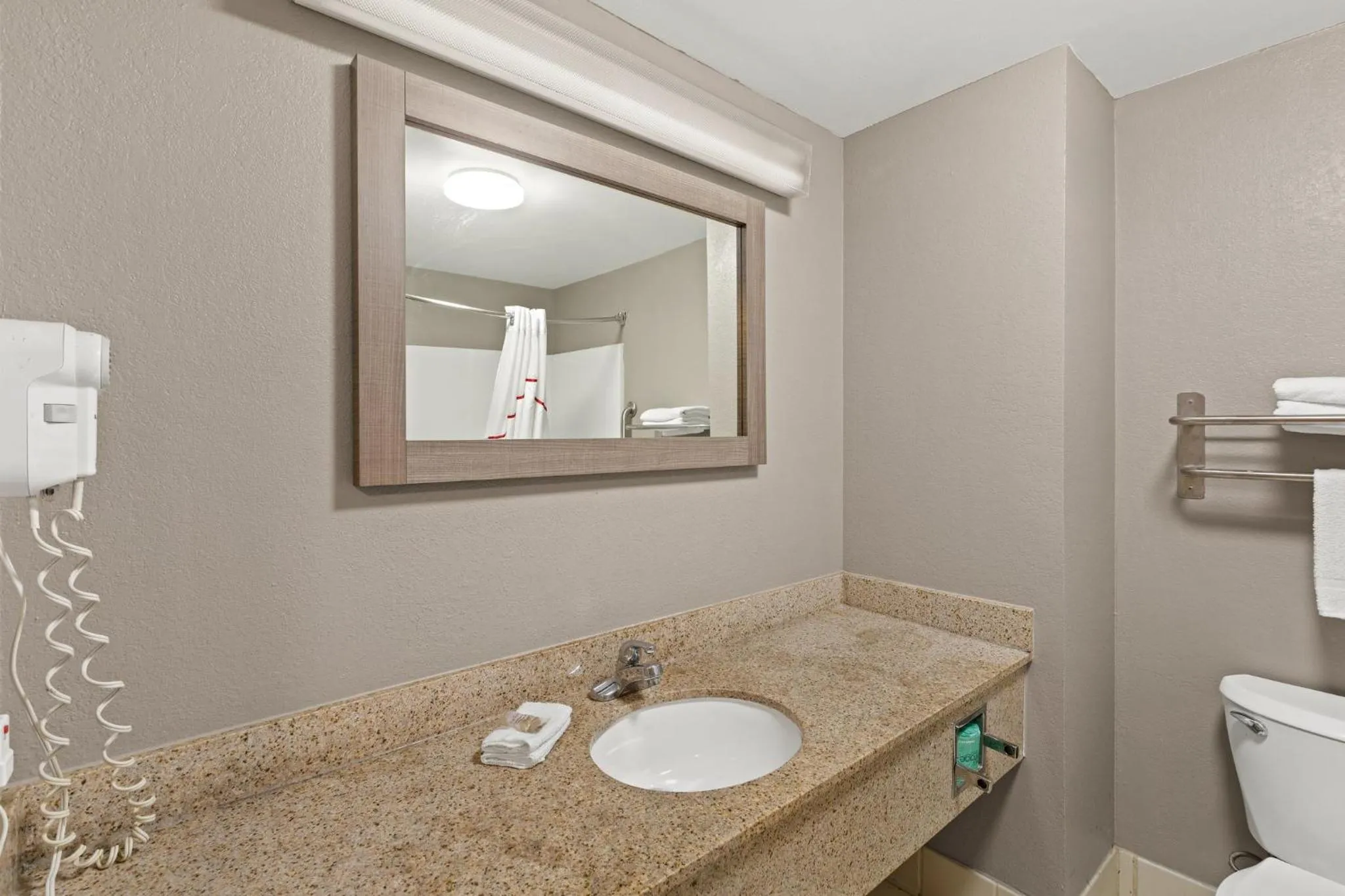 Bathroom in Red Roof Inn & Suites Newnan