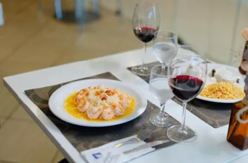 Restaurant/places to eat in Camaçari Plaza Hotel