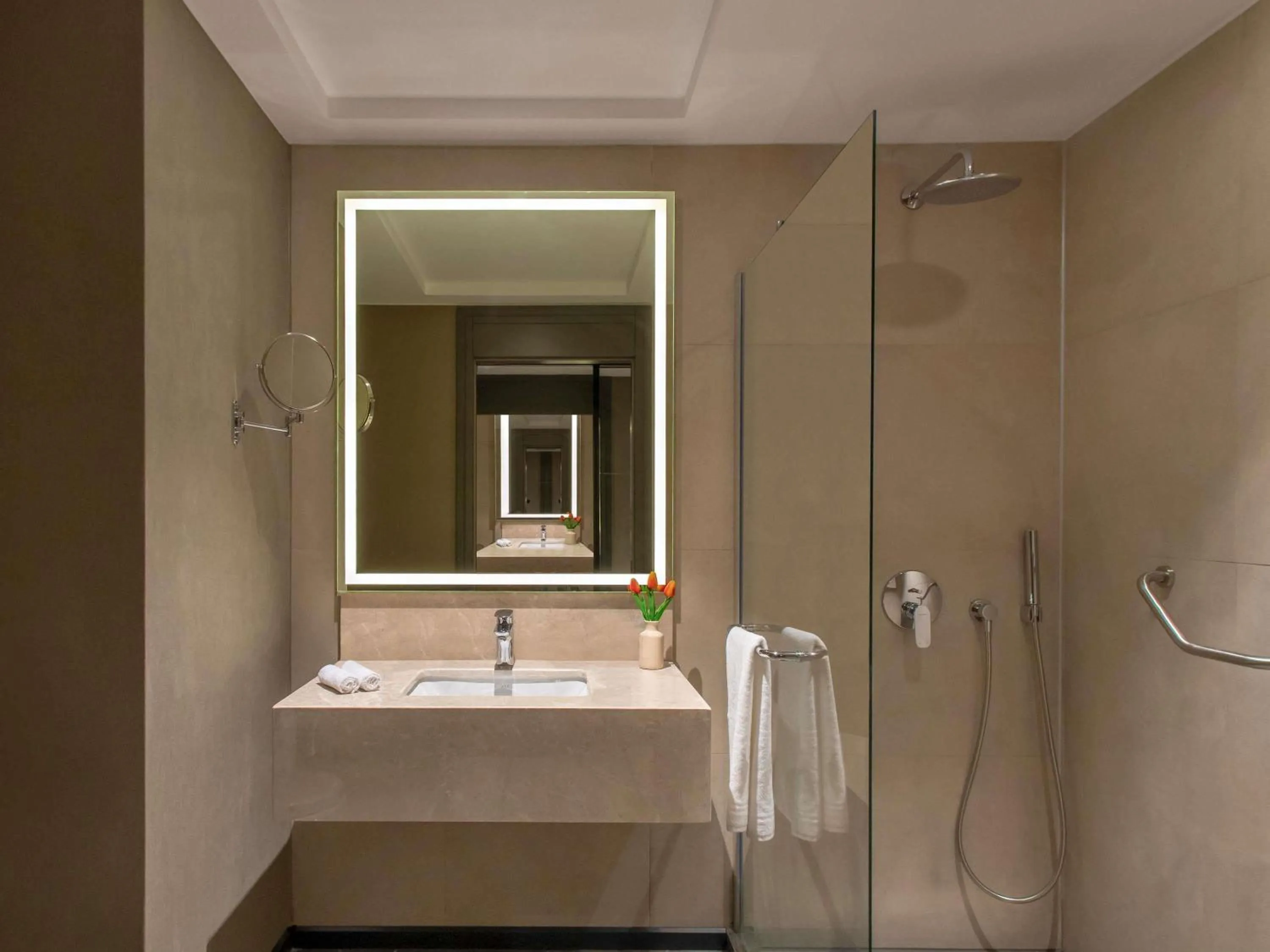 Bedroom in Movenpick Diyarbakir