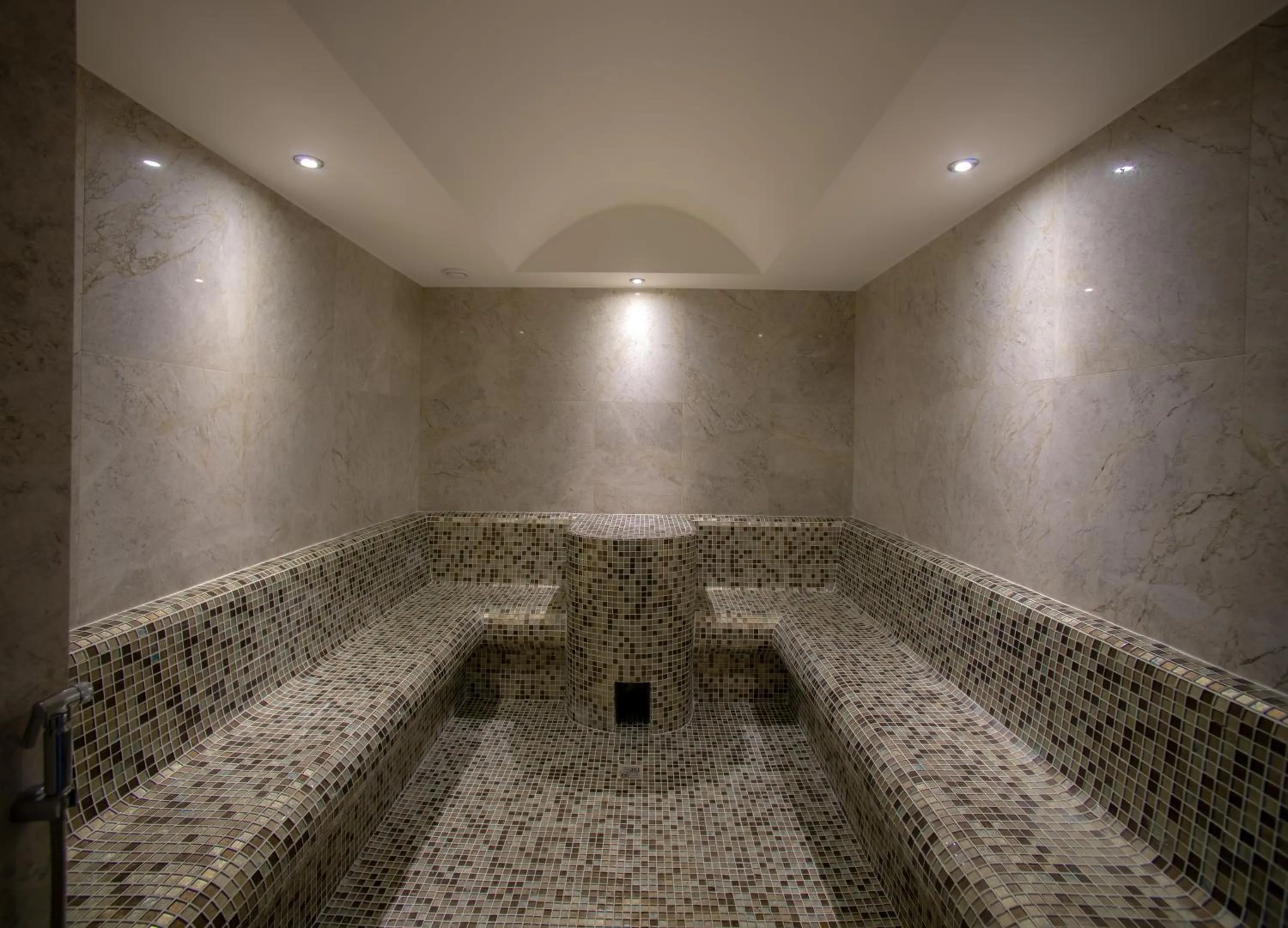 Steam room in Movenpick Diyarbakir