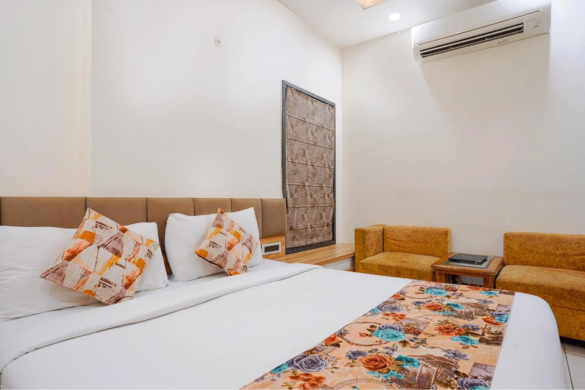 Bedroom, Bed in FabHotel Jwel Palace