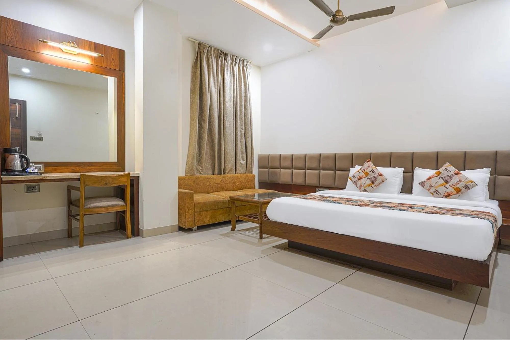 Bed in FabHotel Jwel Palace