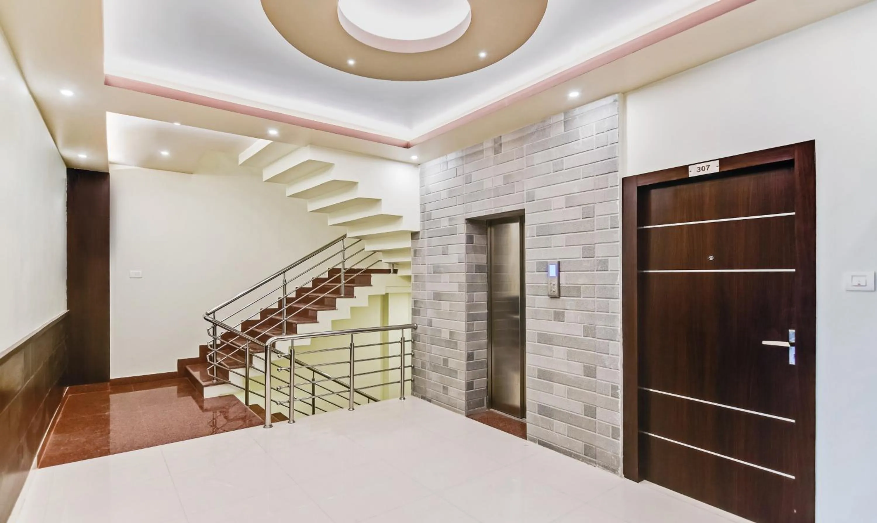 elevator in Treebo Resto- Near Lucknow Railway Station