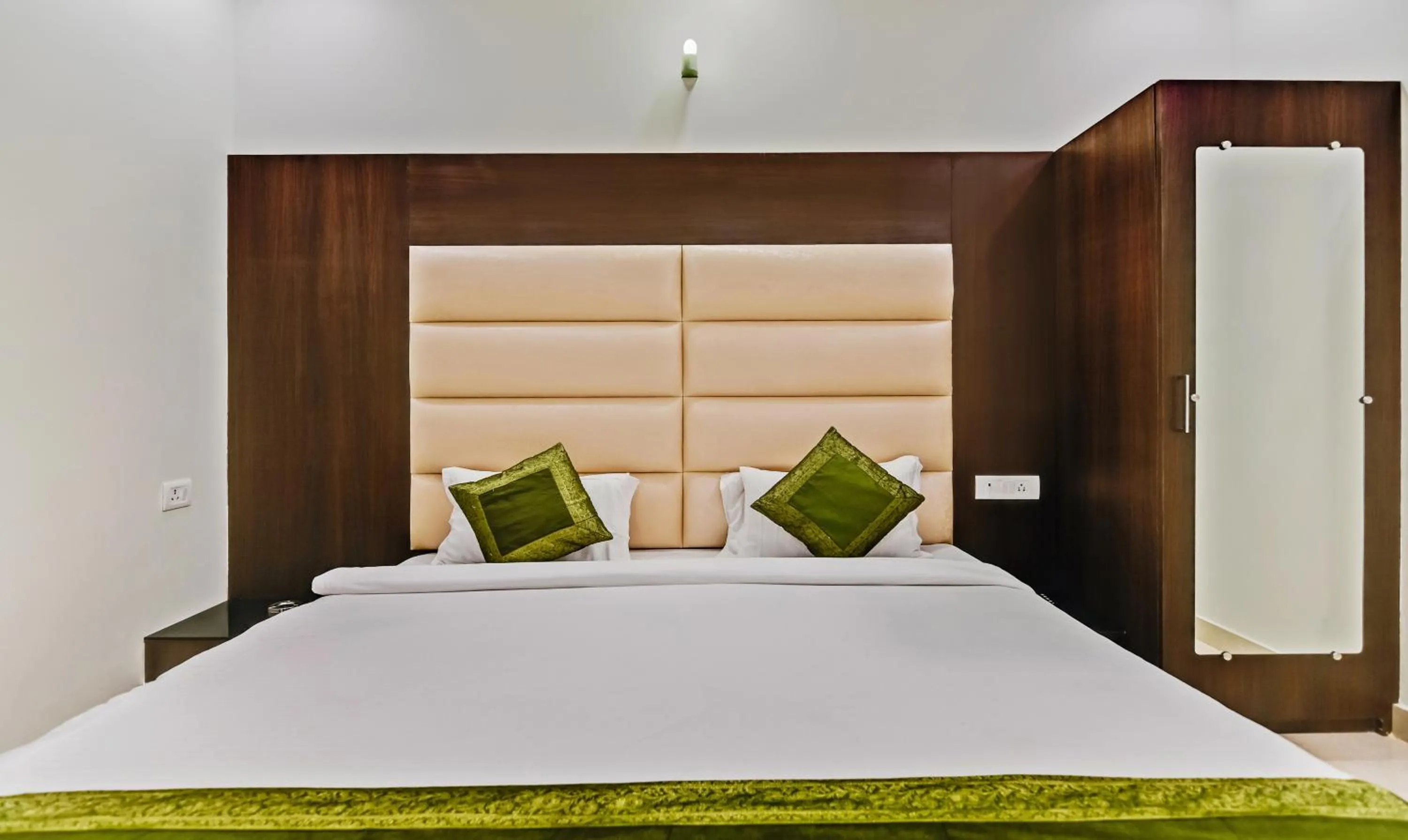 Bedroom, Bed in Treebo Resto- Near Lucknow Railway Station