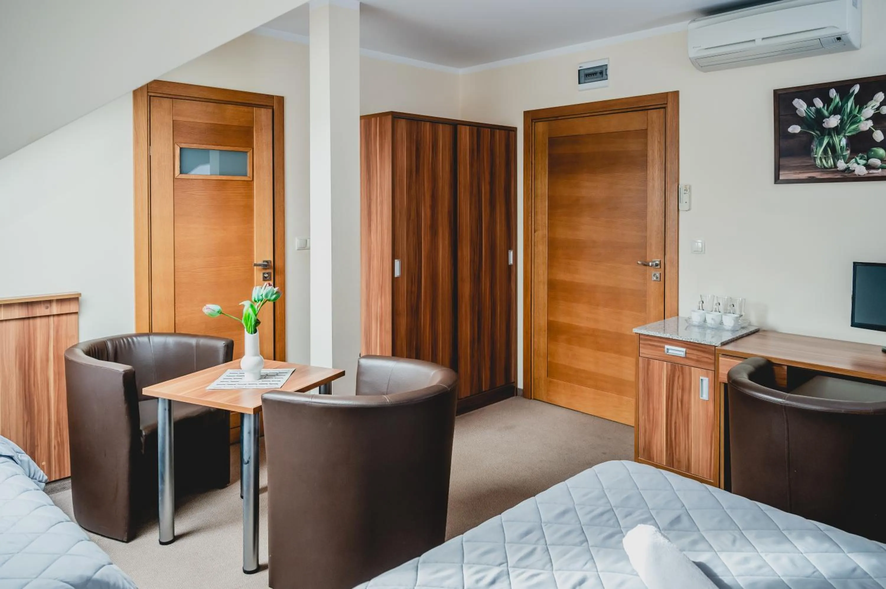 Kitchen or kitchenette, Bed in Hotel nad morzem- Art-Pension