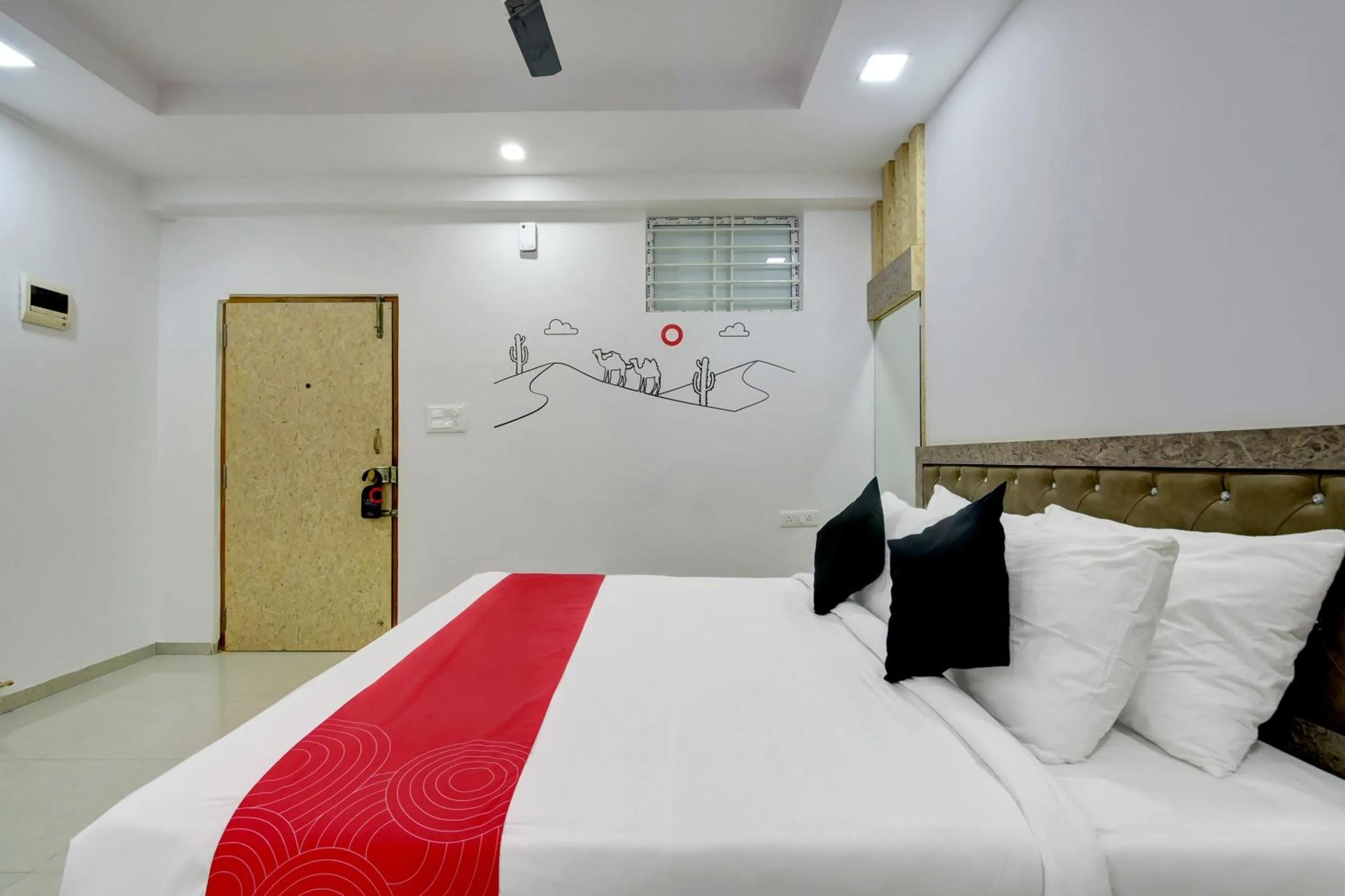 Bedroom, Bed in Grand Collection O Near Sarjapur Road Near 7d Voyage