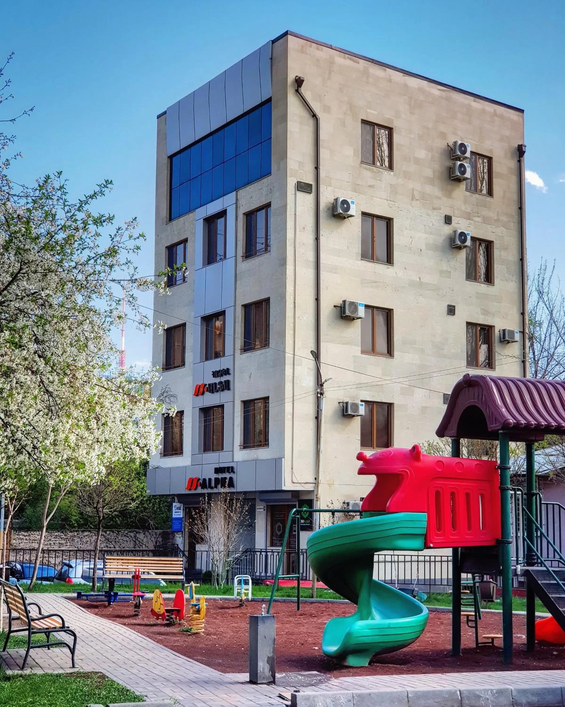 Hotel Alpha