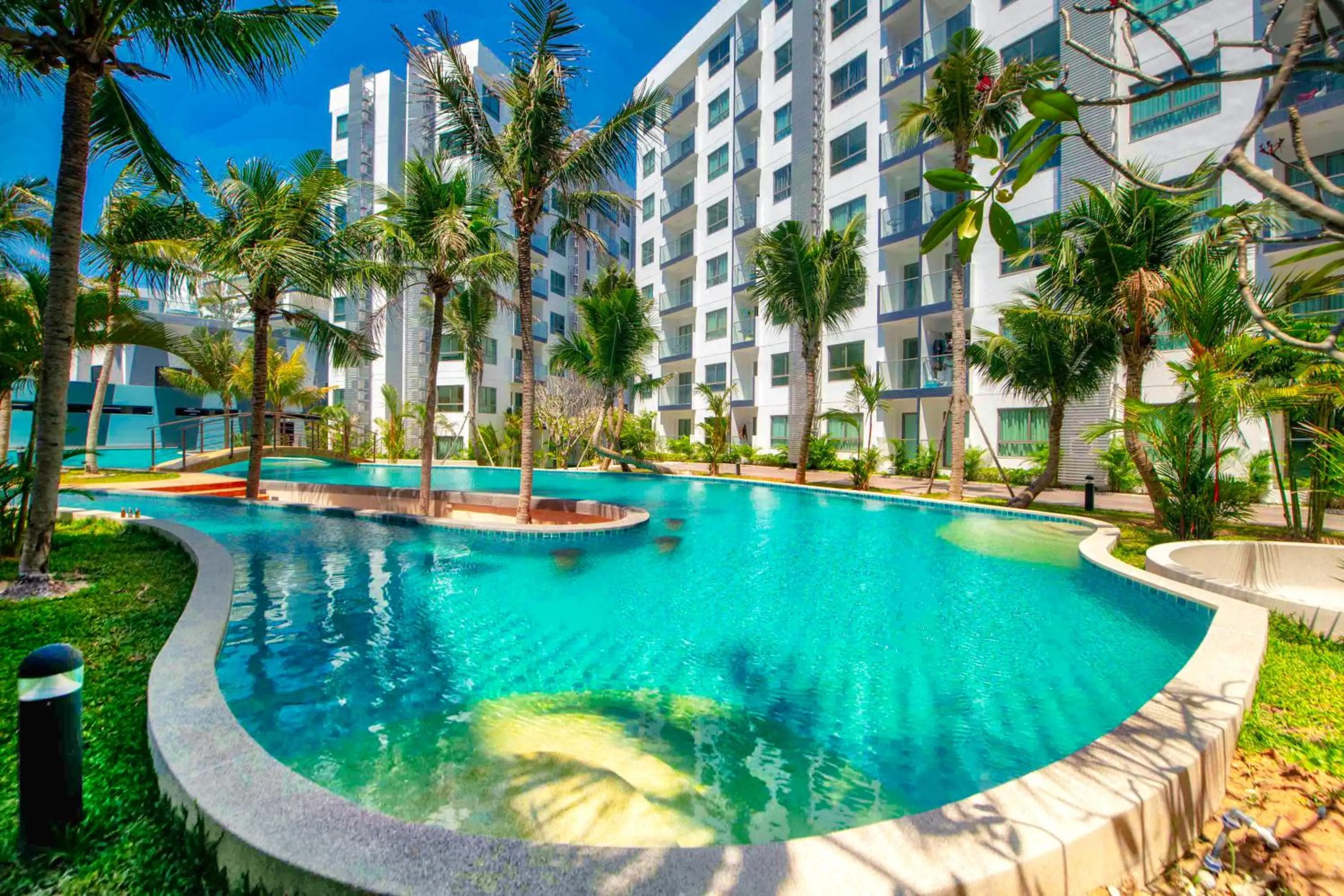 Property building in Arcadia Beach Resort Pattaya