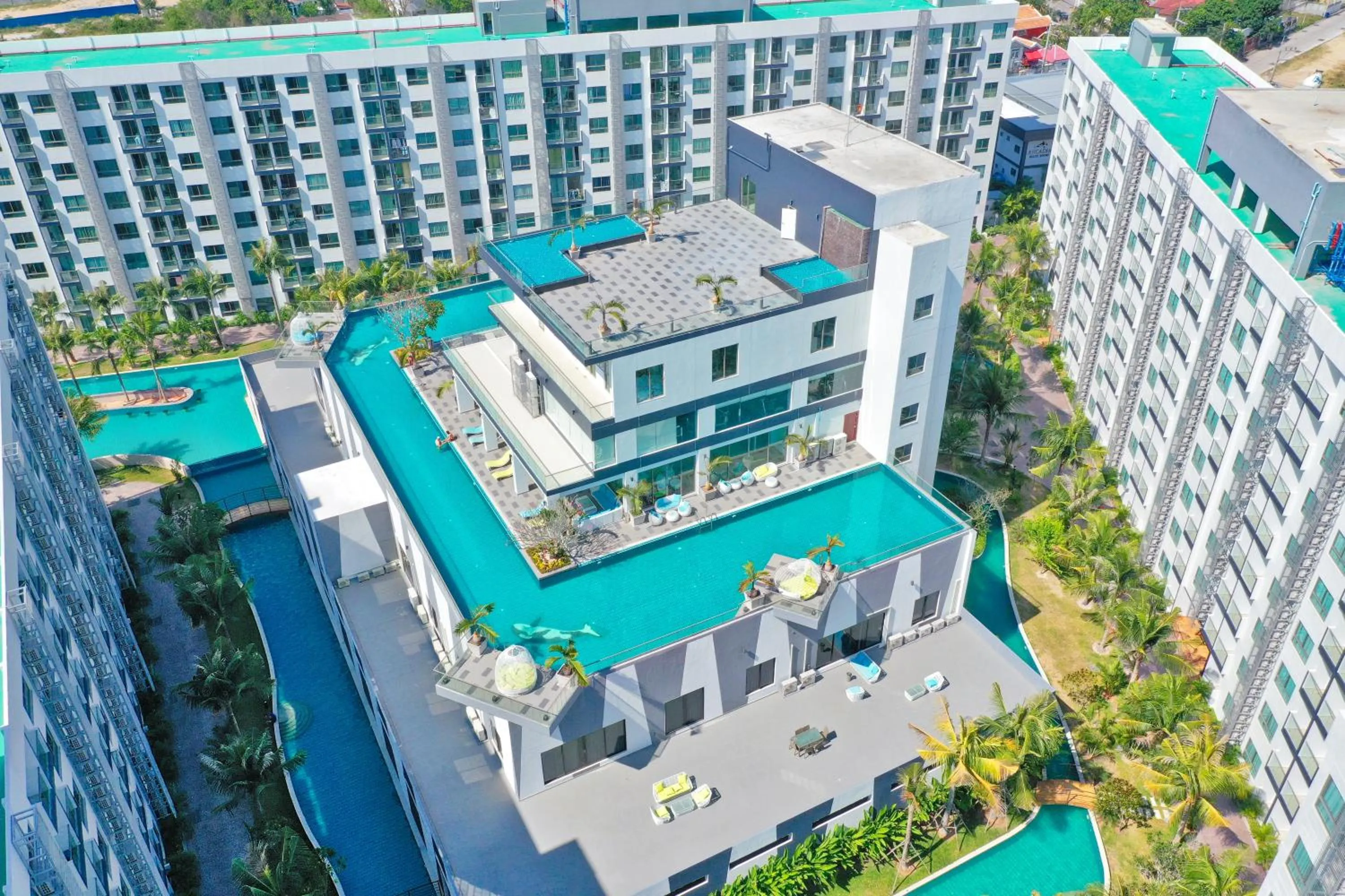 Property building in Arcadia Beach Resort Pattaya