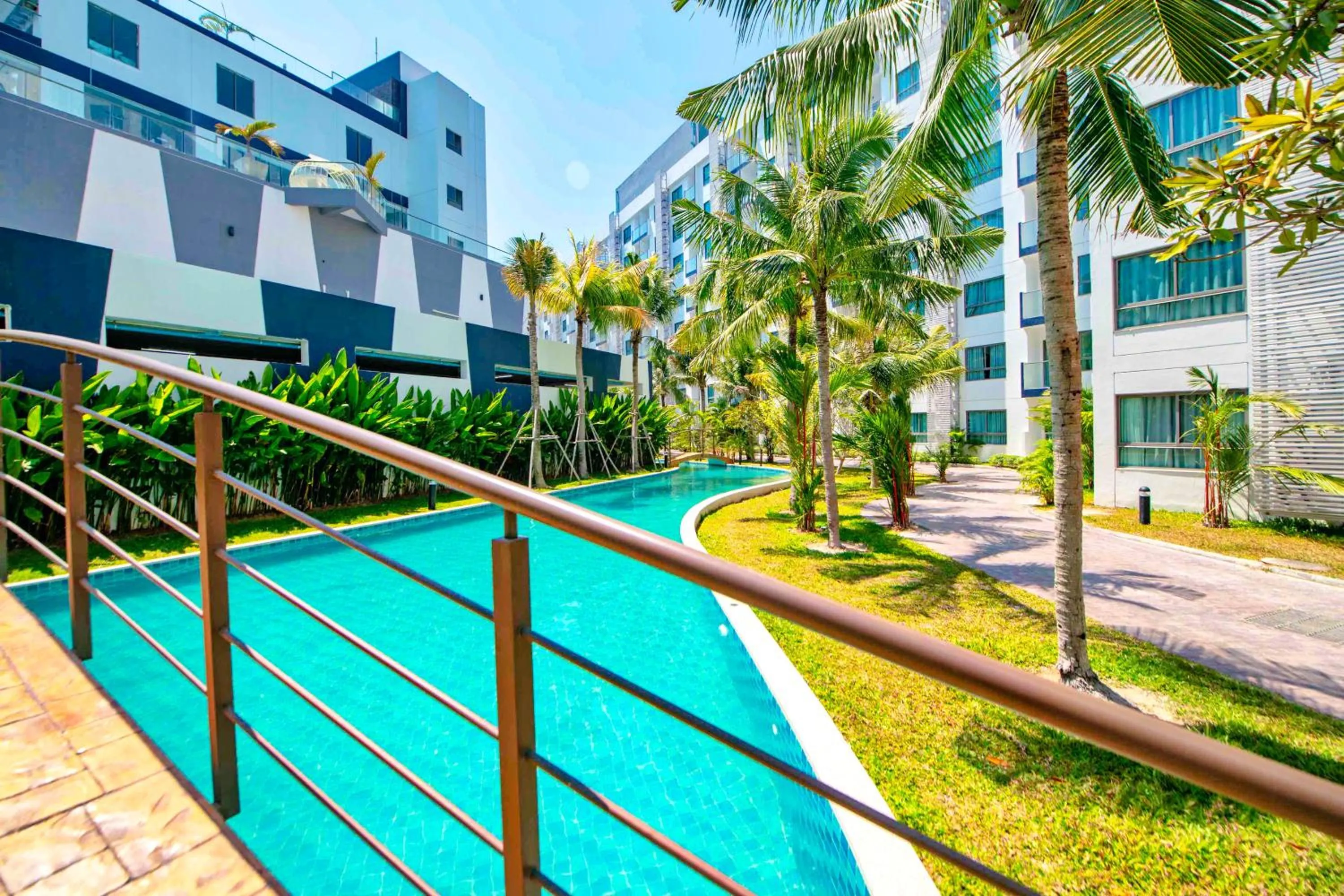 Property building in Arcadia Beach Resort Pattaya