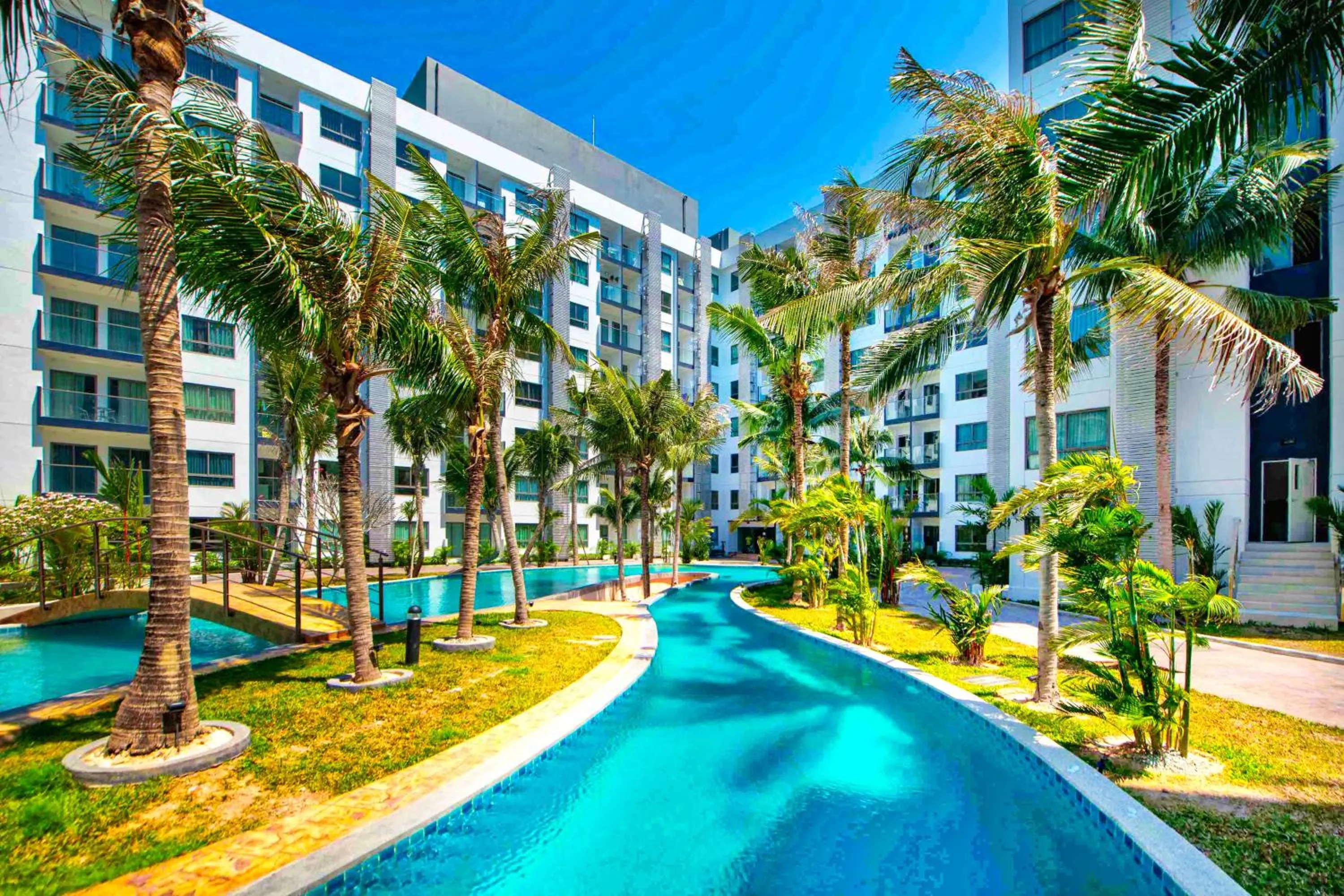 Property building in Arcadia Beach Resort Pattaya