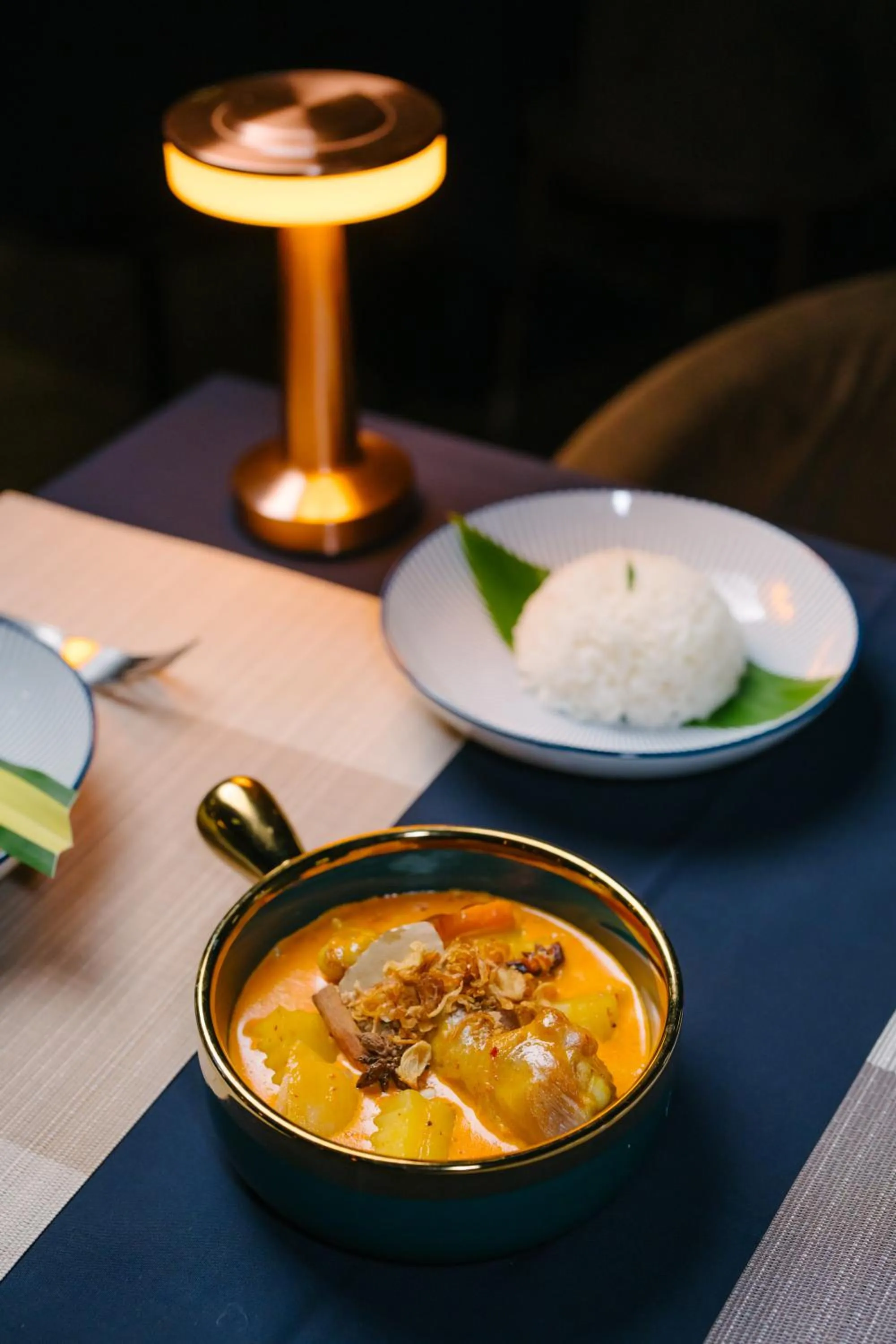 Restaurant/places to eat in Rak Elegant Hotel Patong