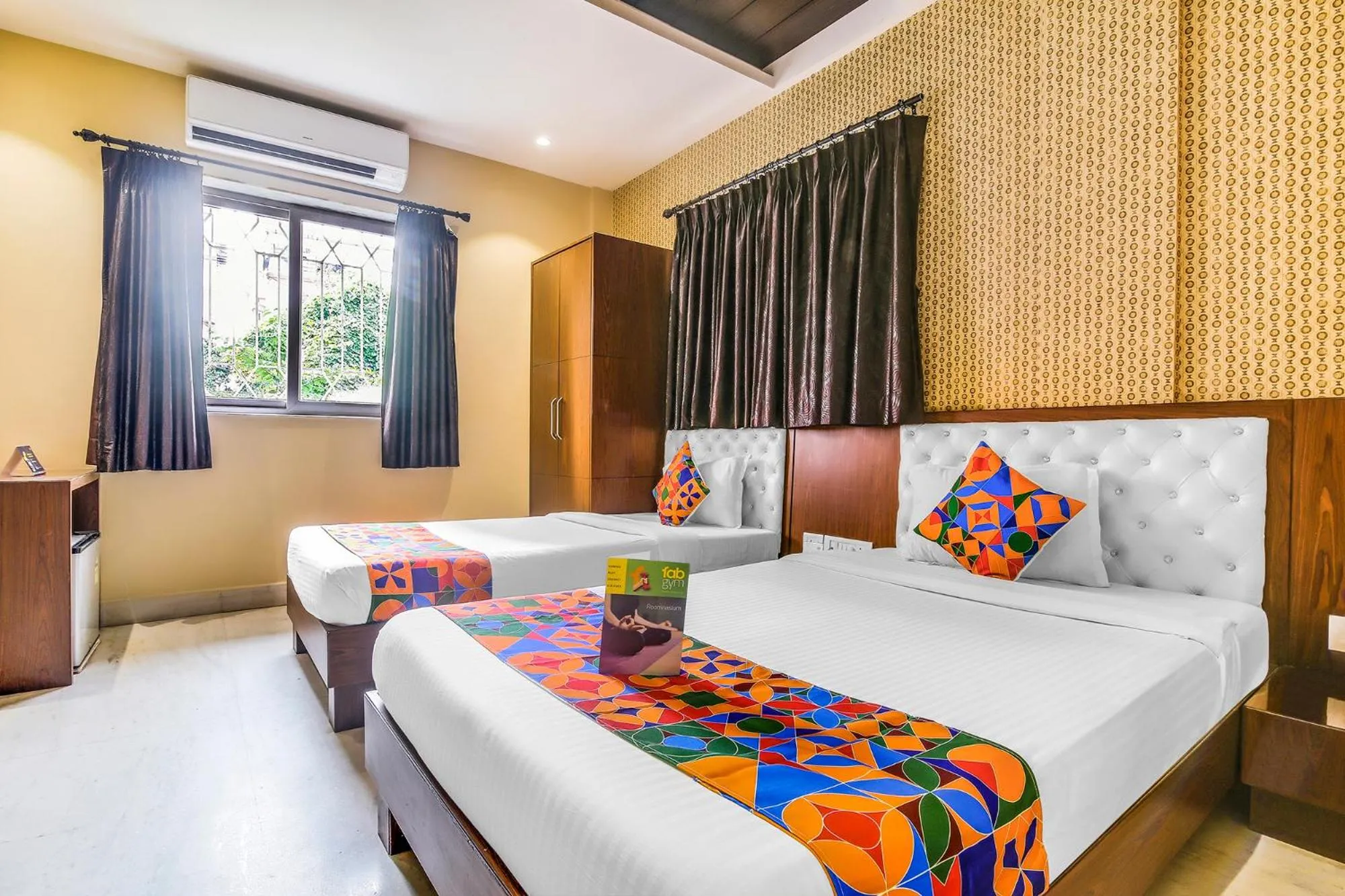 View (from property/room), Bed in FabHotel Luxor - Nr Acropolis Mall