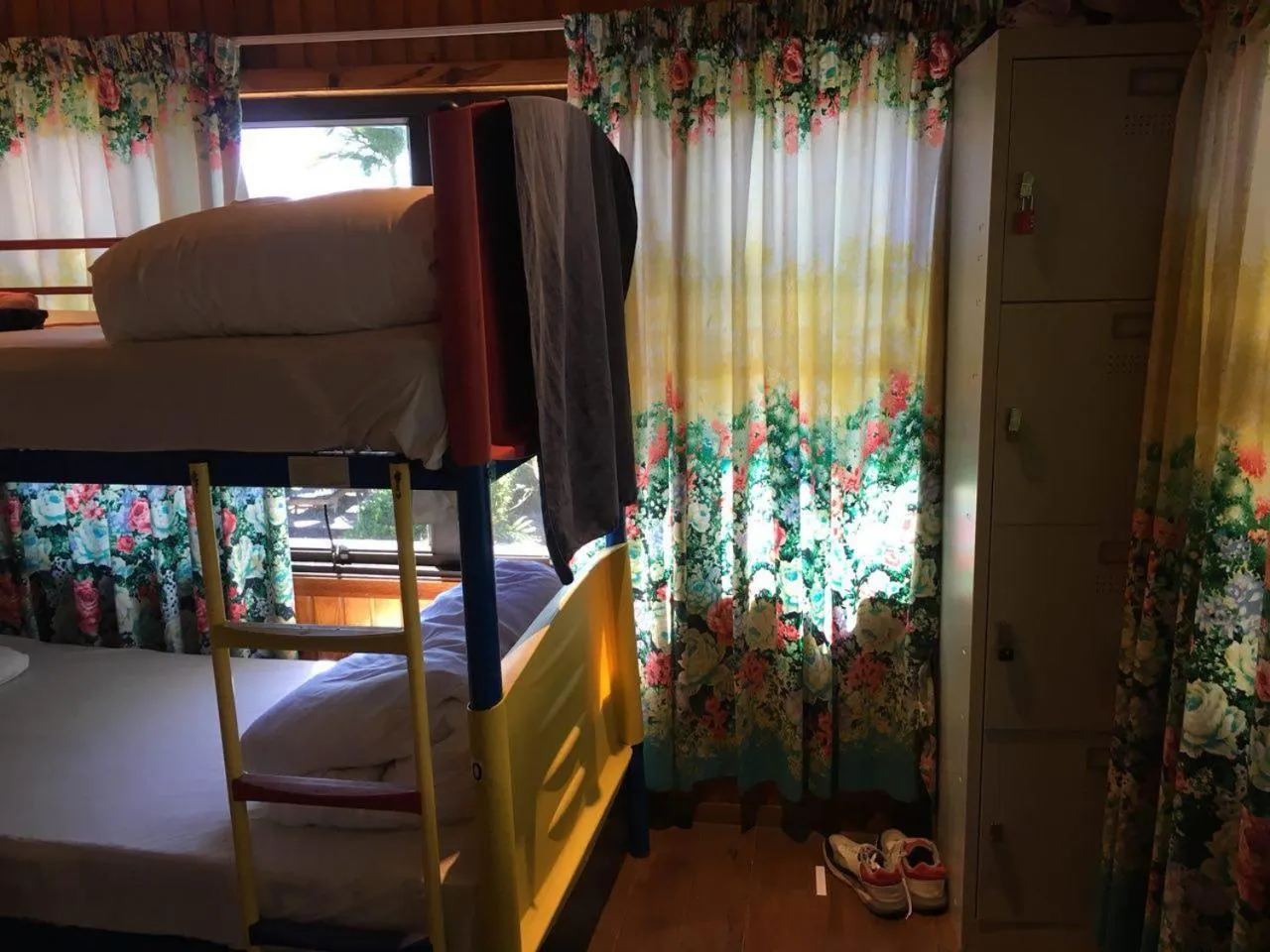 bunk bed, Bed in Bluewater Lodge